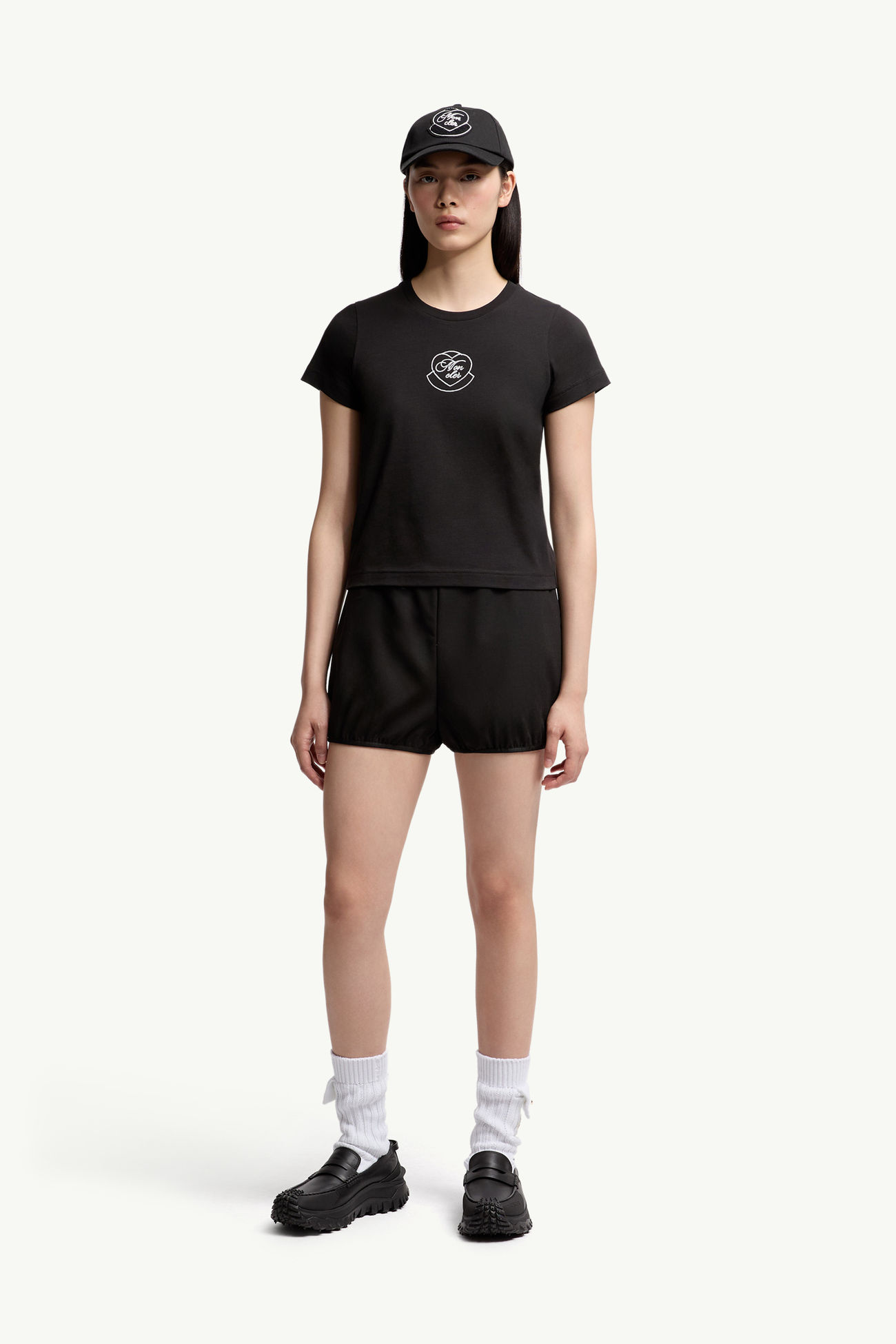 Camiseta de algodón con logotipo de corazón bordado Mujer Negro Moncler 0
