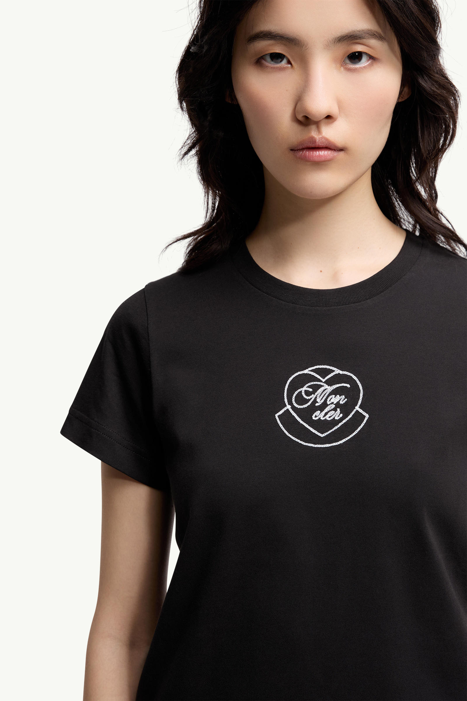 Embroidered Heart Logo Cotton T-Shirt Women Black Moncler 5