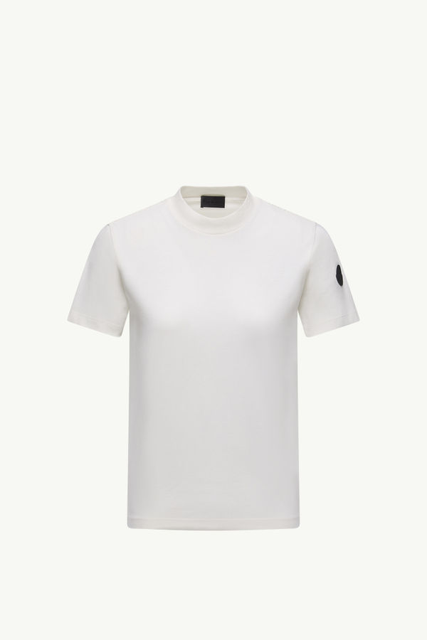 https://moncler-cdn.thron.com/api/v1/content-delivery/shares/dpx6uv/contents/K20938C0001689A17031_F/image/K20938C0001689A17031_F