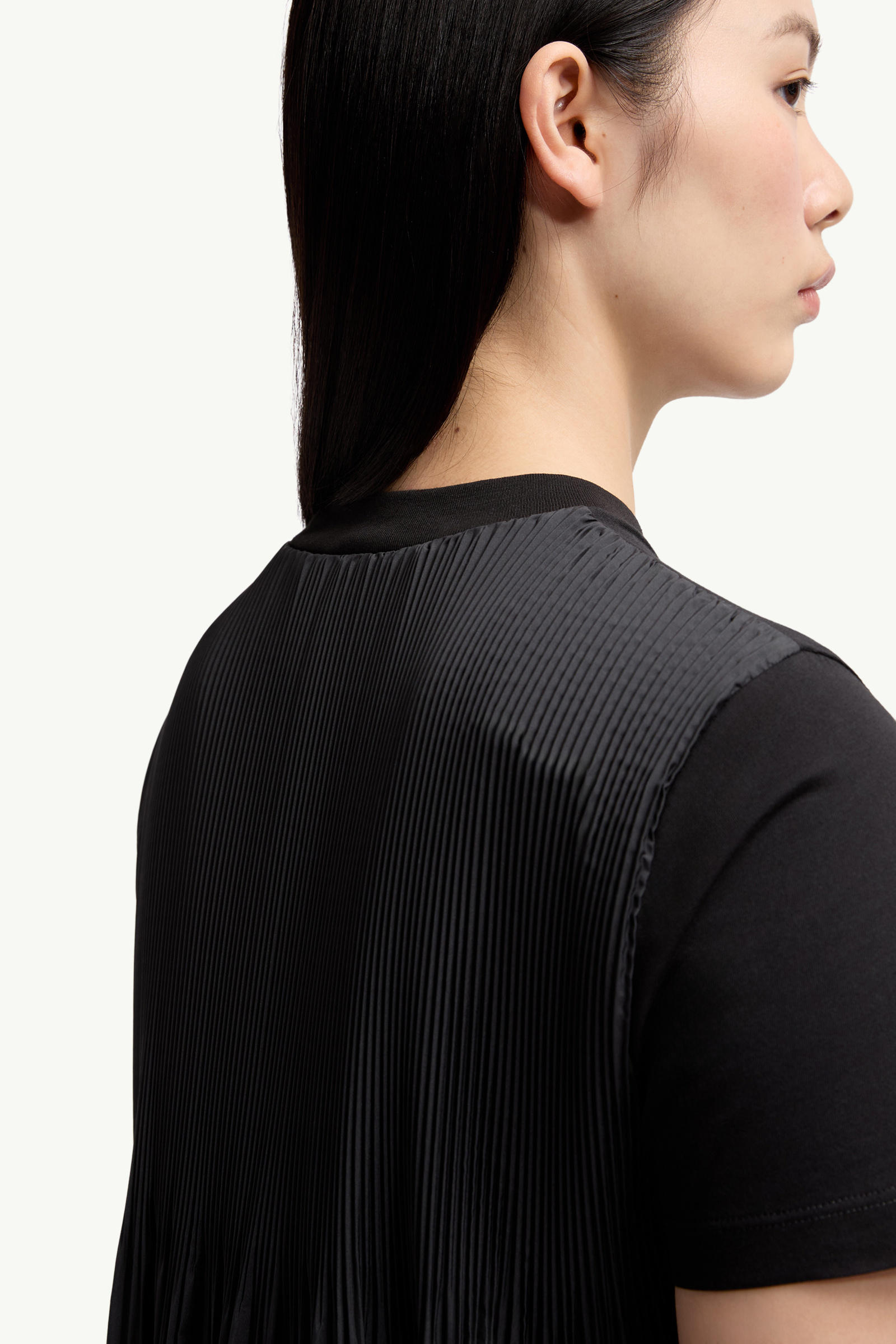 Pleated Back Cotton T-Shirt Women Black Moncler 6