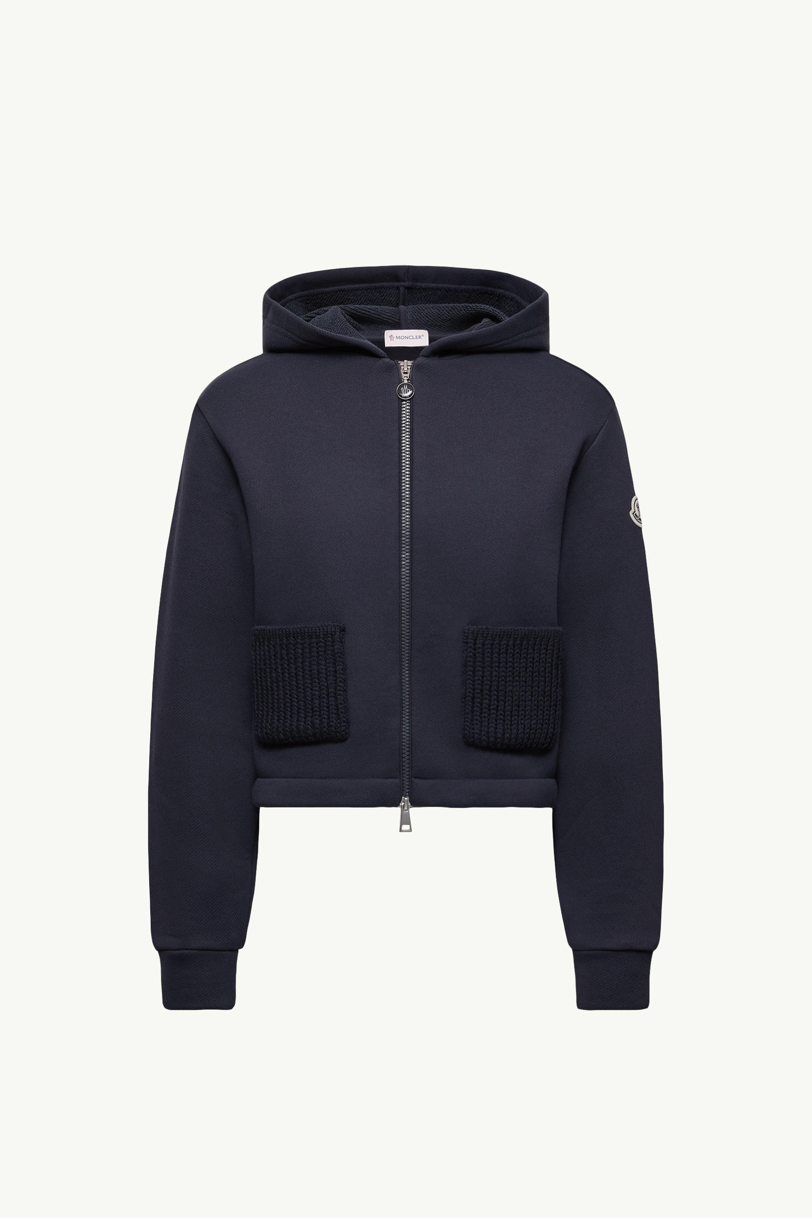 https://moncler-cdn.thron.com/api/v1/content-delivery/shares/dpx6uv/contents/K20938G0000289B0Q778_F/image/K20938G0000289B0Q778_F