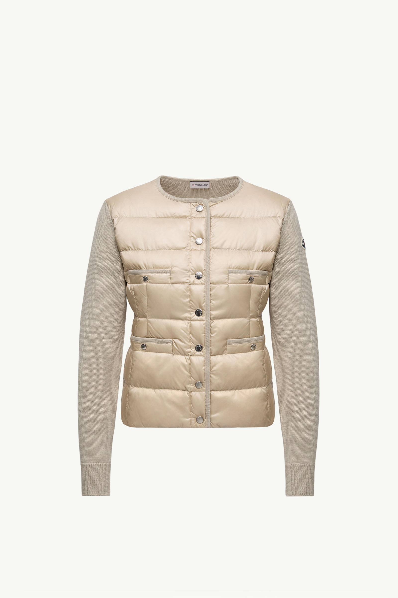 https://moncler-cdn.thron.com/api/v1/content-delivery/shares/dpx6uv/contents/K20939B00026M1131200_F/image/K20939B00026M1131200_F