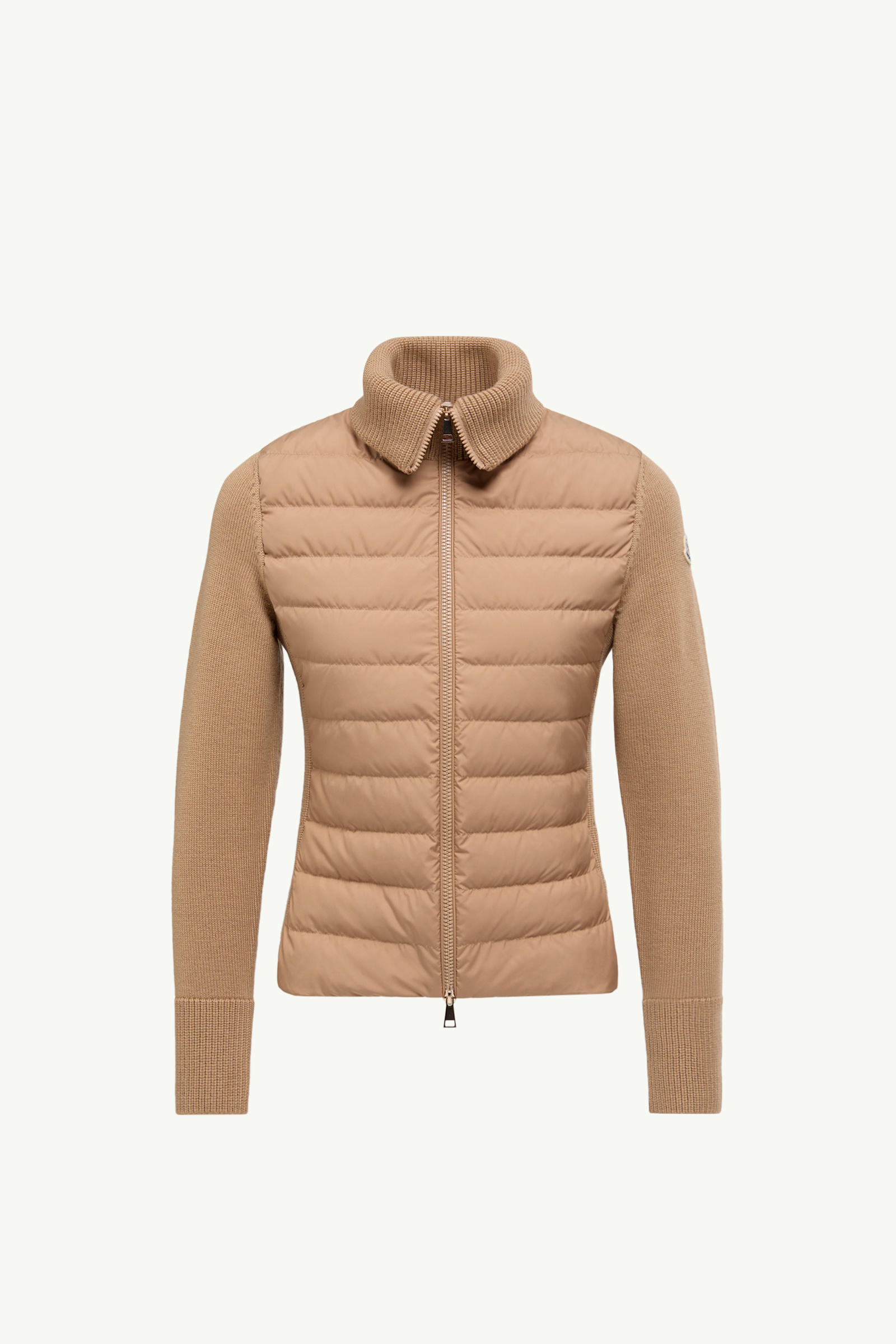https://moncler-cdn.thron.com/api/v1/content-delivery/shares/dpx6uv/contents/K20939B00035M1131248_F/image/K20939B00035M1131248_F