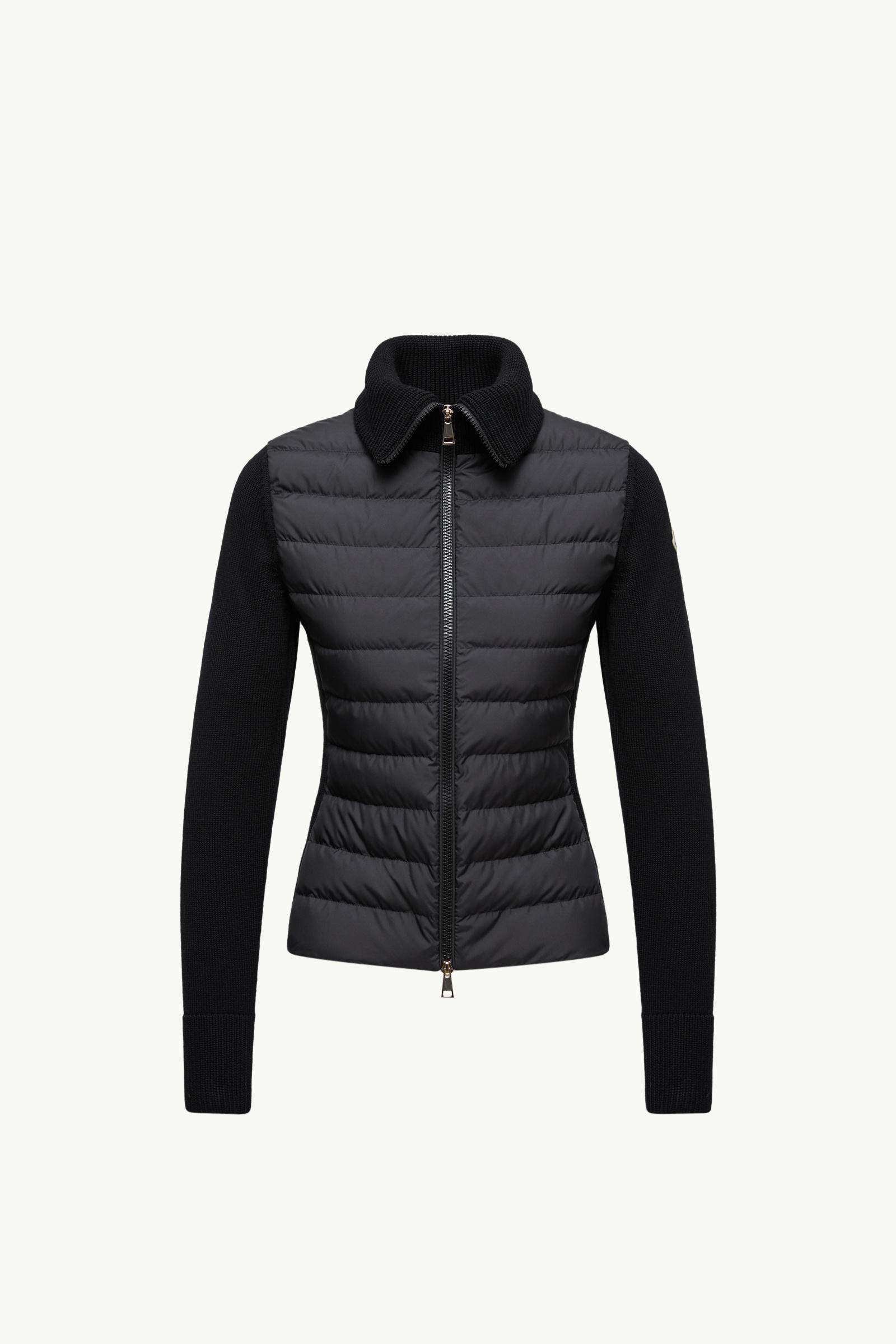 https://moncler-cdn.thron.com/api/v1/content-delivery/shares/dpx6uv/contents/K20939B00035M1131999_F/image/K20939B00035M1131999_F