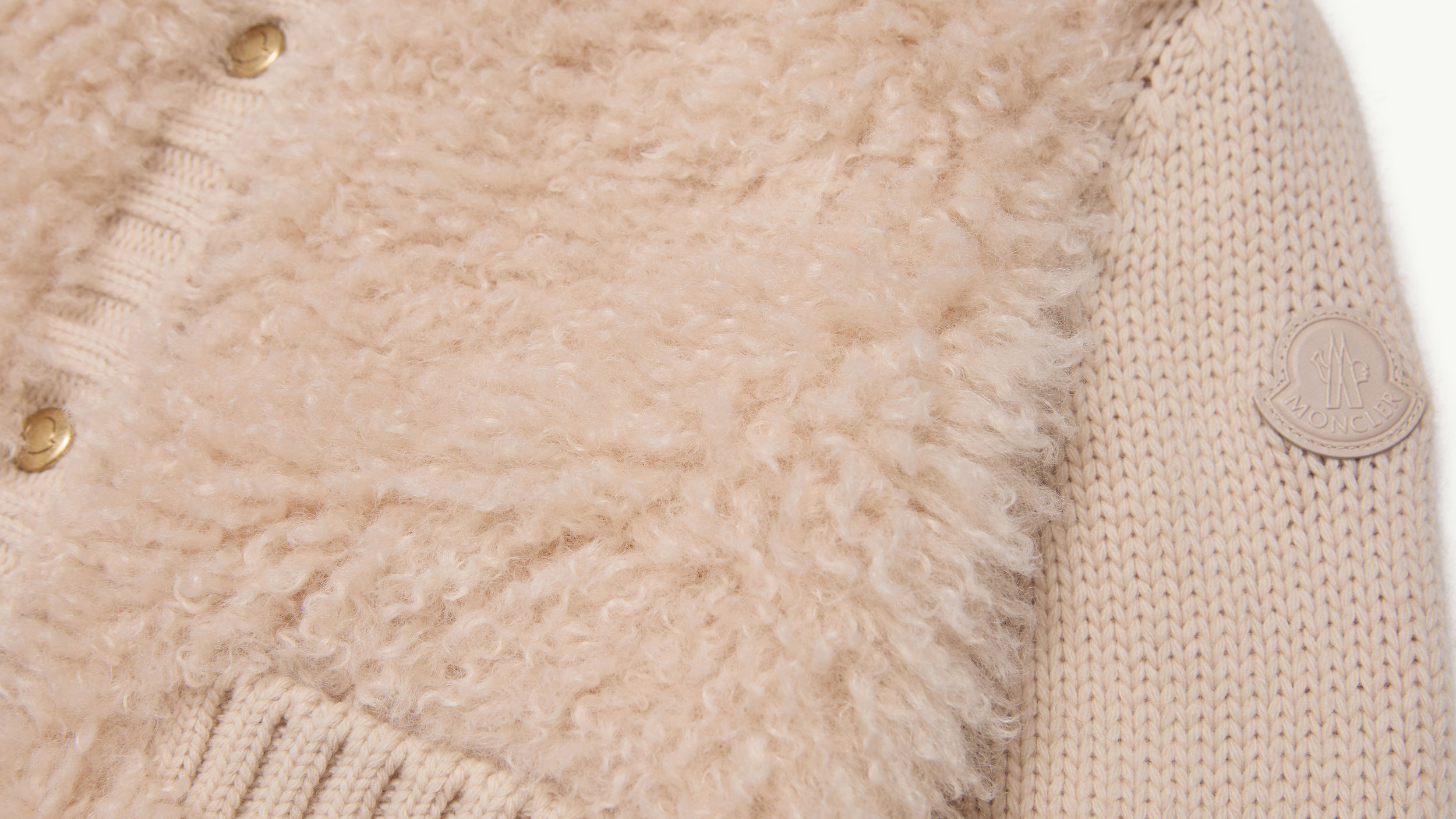 Slide 1 - 質感のあるデザイン