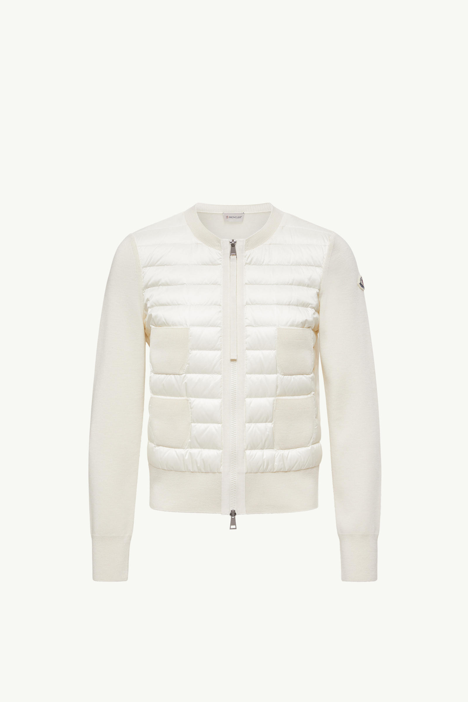 https://moncler-cdn.thron.com/api/v1/content-delivery/shares/dpx6uv/contents/K20939B51000A9018034_F/image/K20939B51000A9018034_F