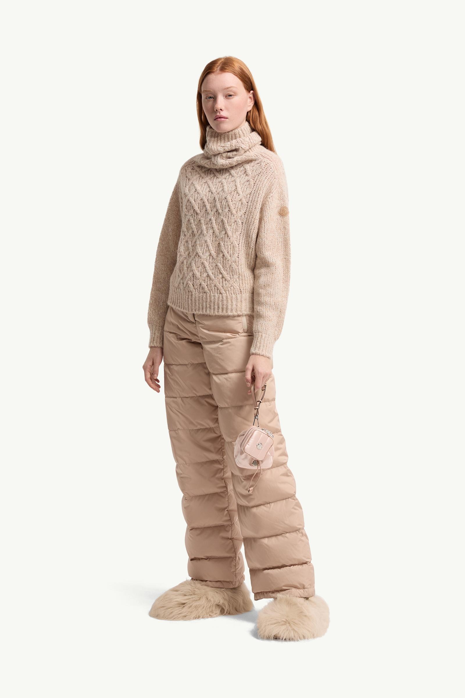MONCLER ベージュ ニットセーター S ベージュ セーター : セーター＆カーディガン 向けの レディース