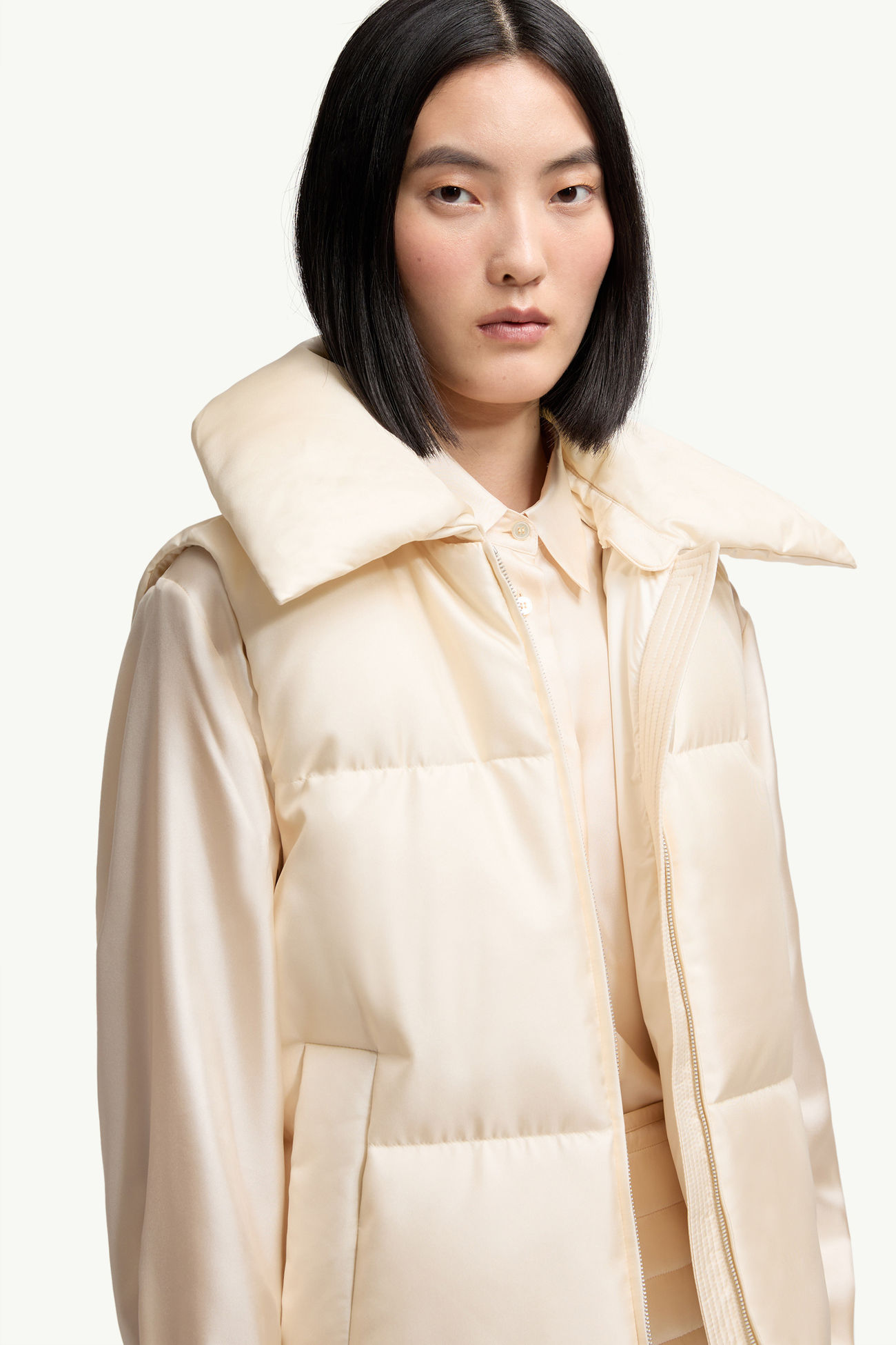Moncler + Qiu Hao Linglong女士连帽羽绒马甲 女士 象牙白 Moncler 5