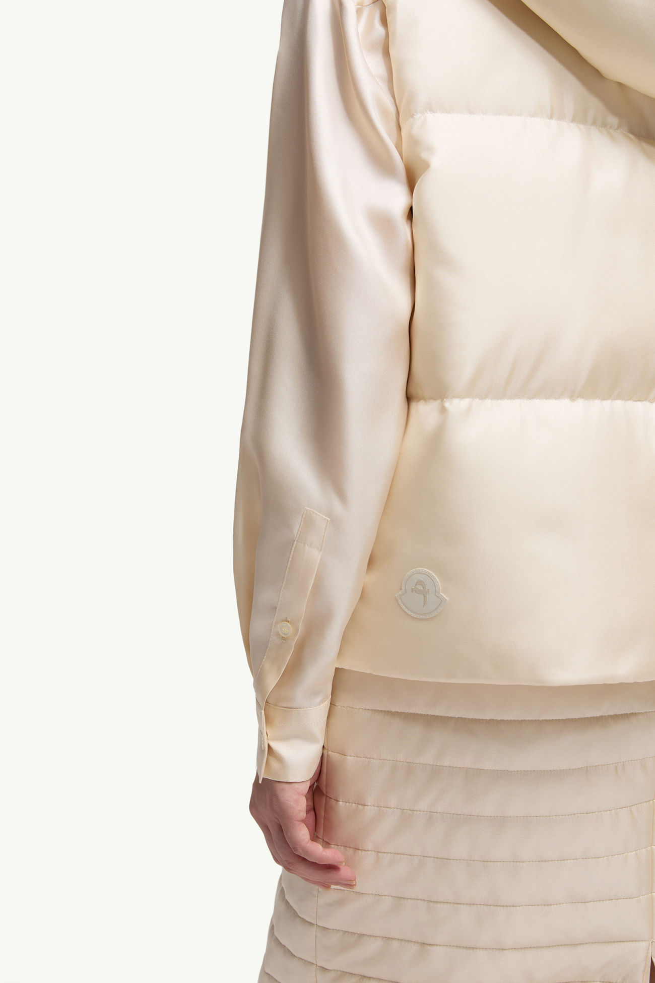 Moncler + Qiu Hao Linglong Daunenweste mit Kapuze Damen Weiß-Elfenbein Moncler 7