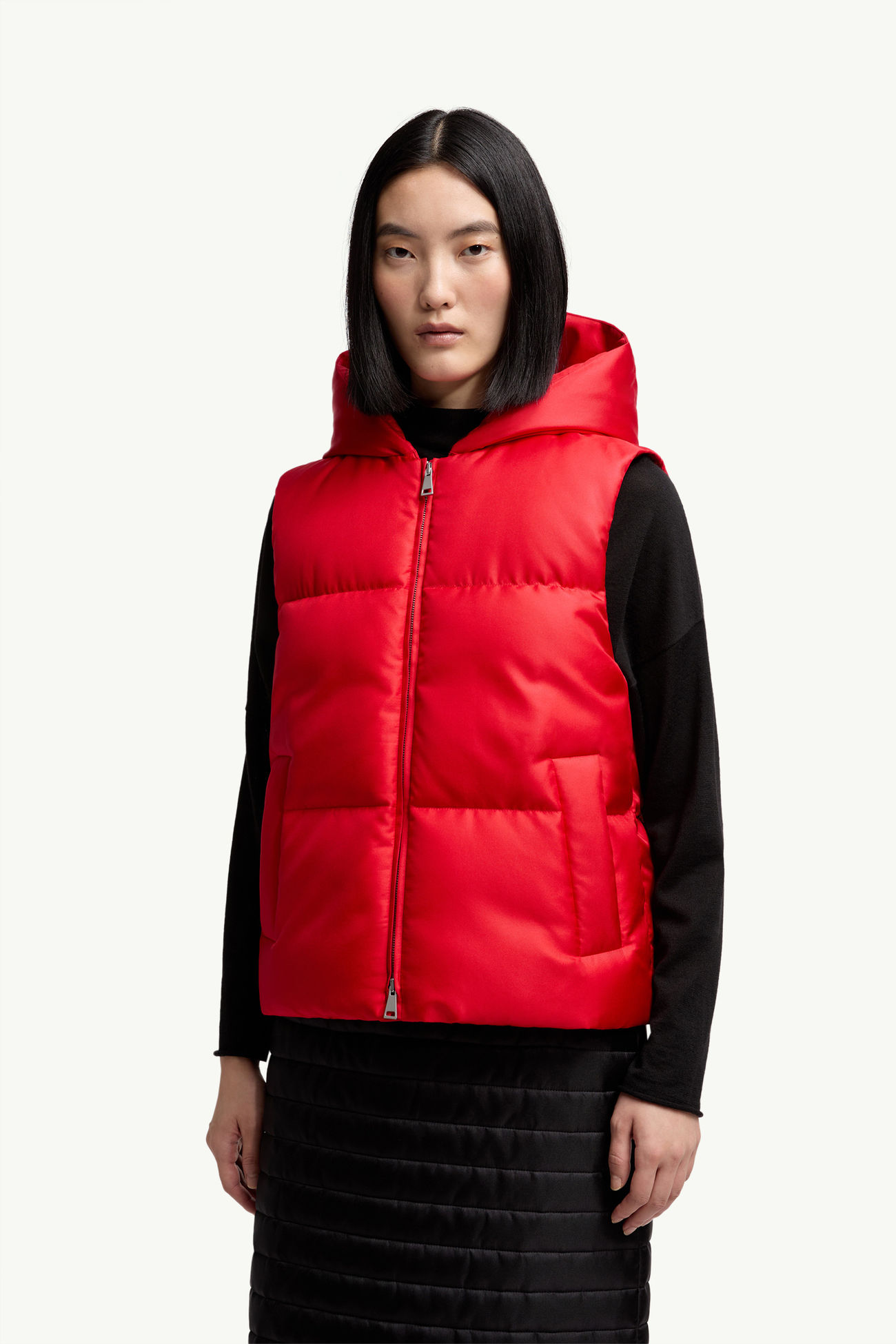 Moncler + Qiu Hao Linglong女士连帽羽绒马甲 女士 红色 Moncler 3
