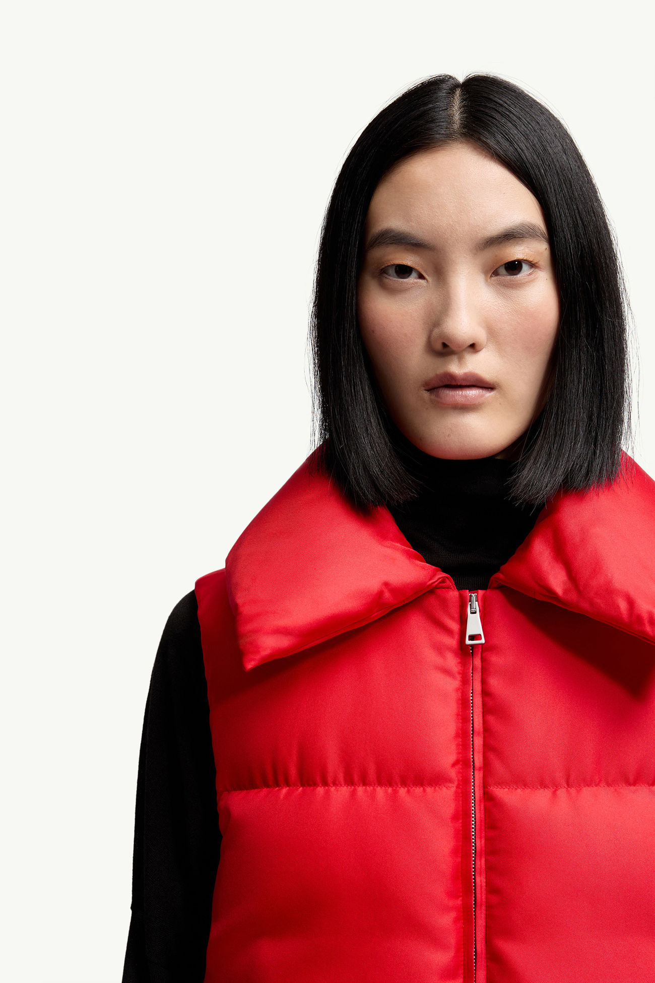 Moncler + Qiu Hao Linglong Hooded Down Gilet Women Red Moncler 7