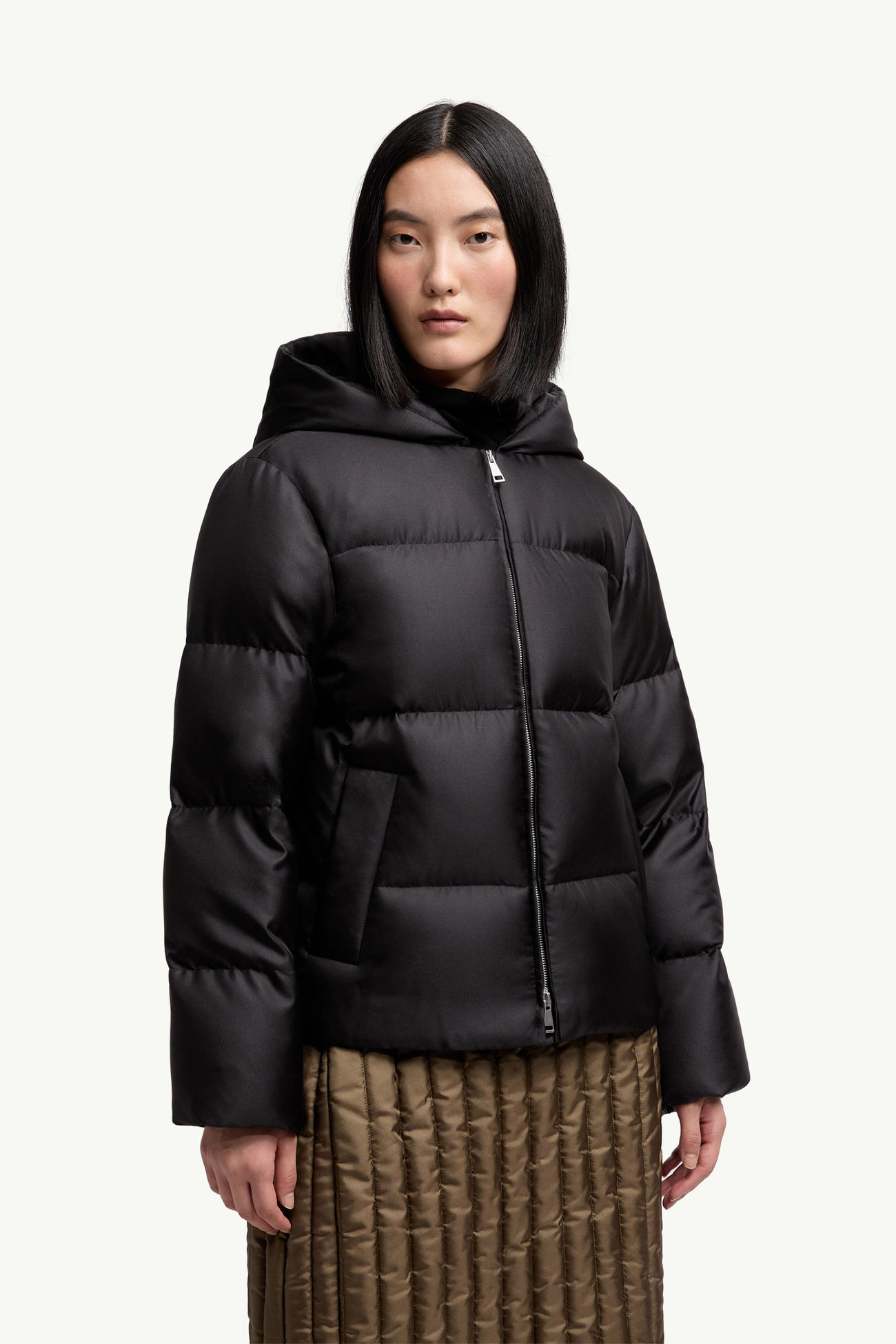 Moncler + Qiu Hao Duan kurze Daunenjacke mit Kapuze Damen Schwarz Moncler 3