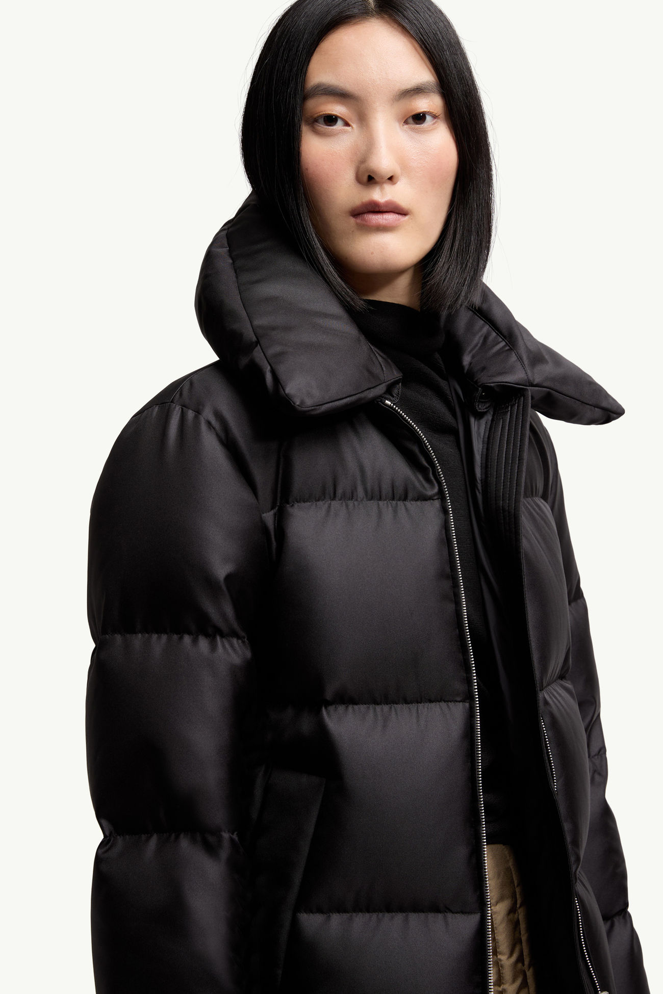 Moncler + 邱昊Duan連帽短身羽絨外套 女士 黑色 Moncler 5