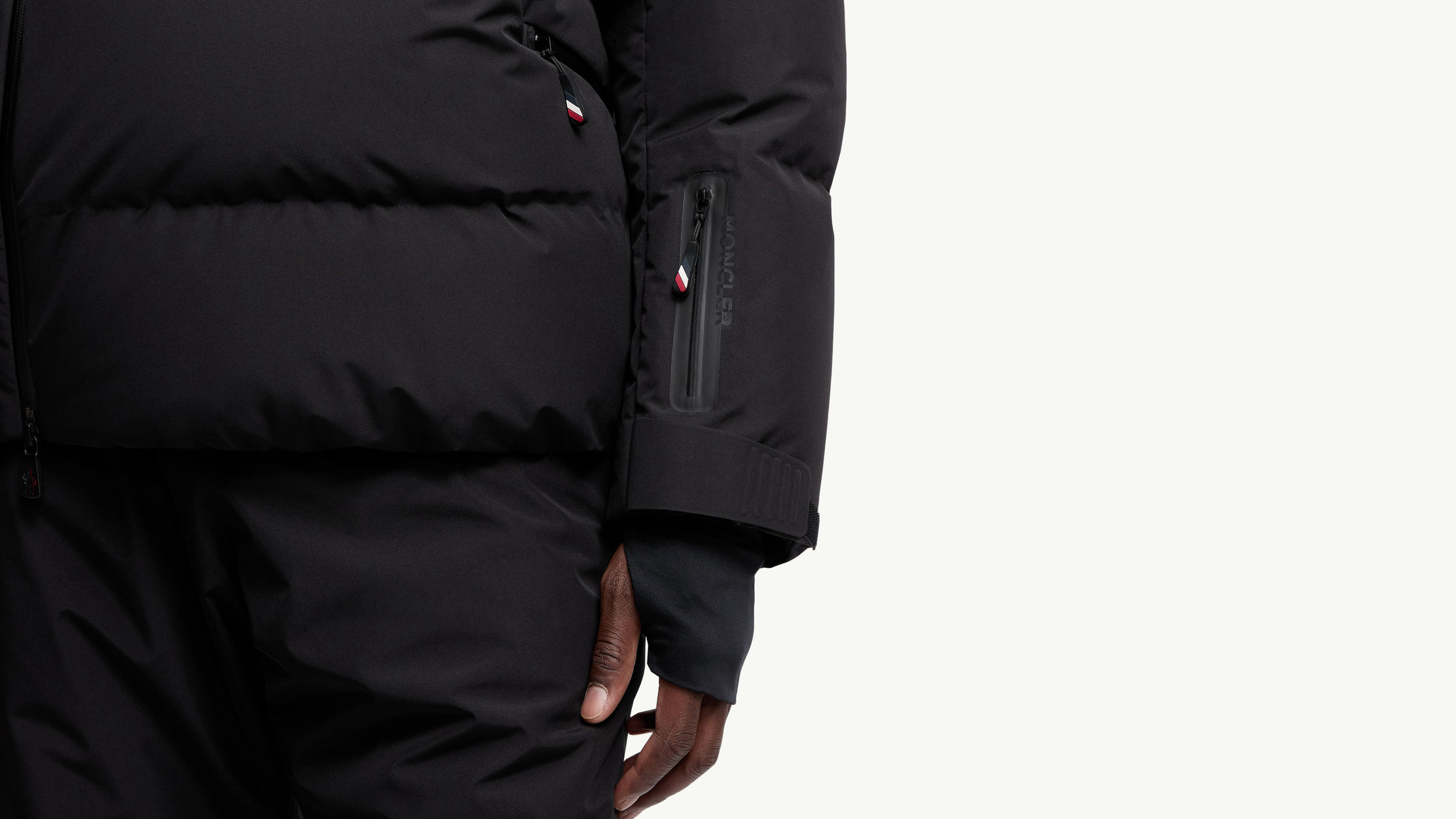 Slide 3 - product.feature.sleevedetailsskipass.title