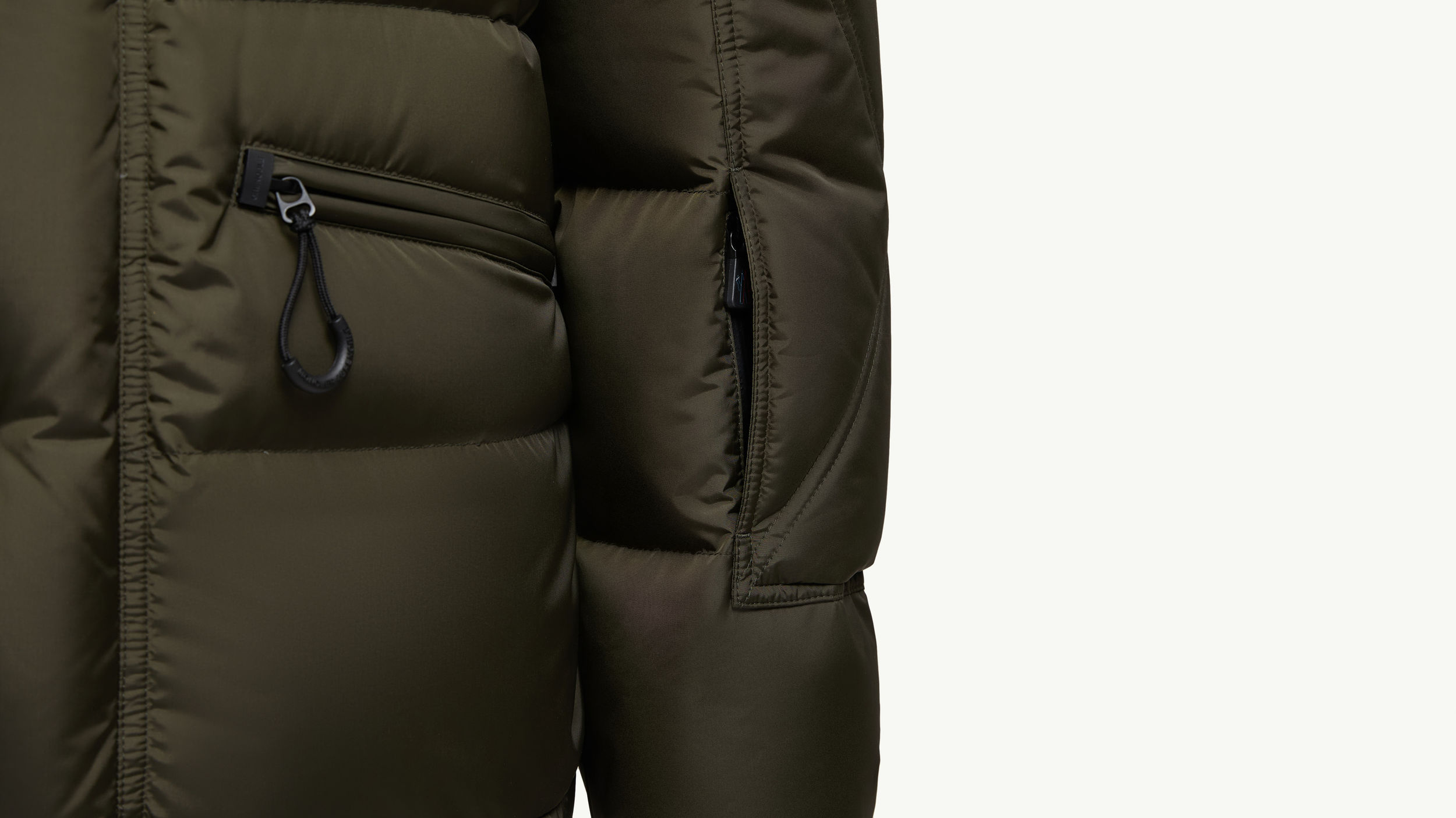 Slide 1 - product.feature.sleevedetailsskipass.title