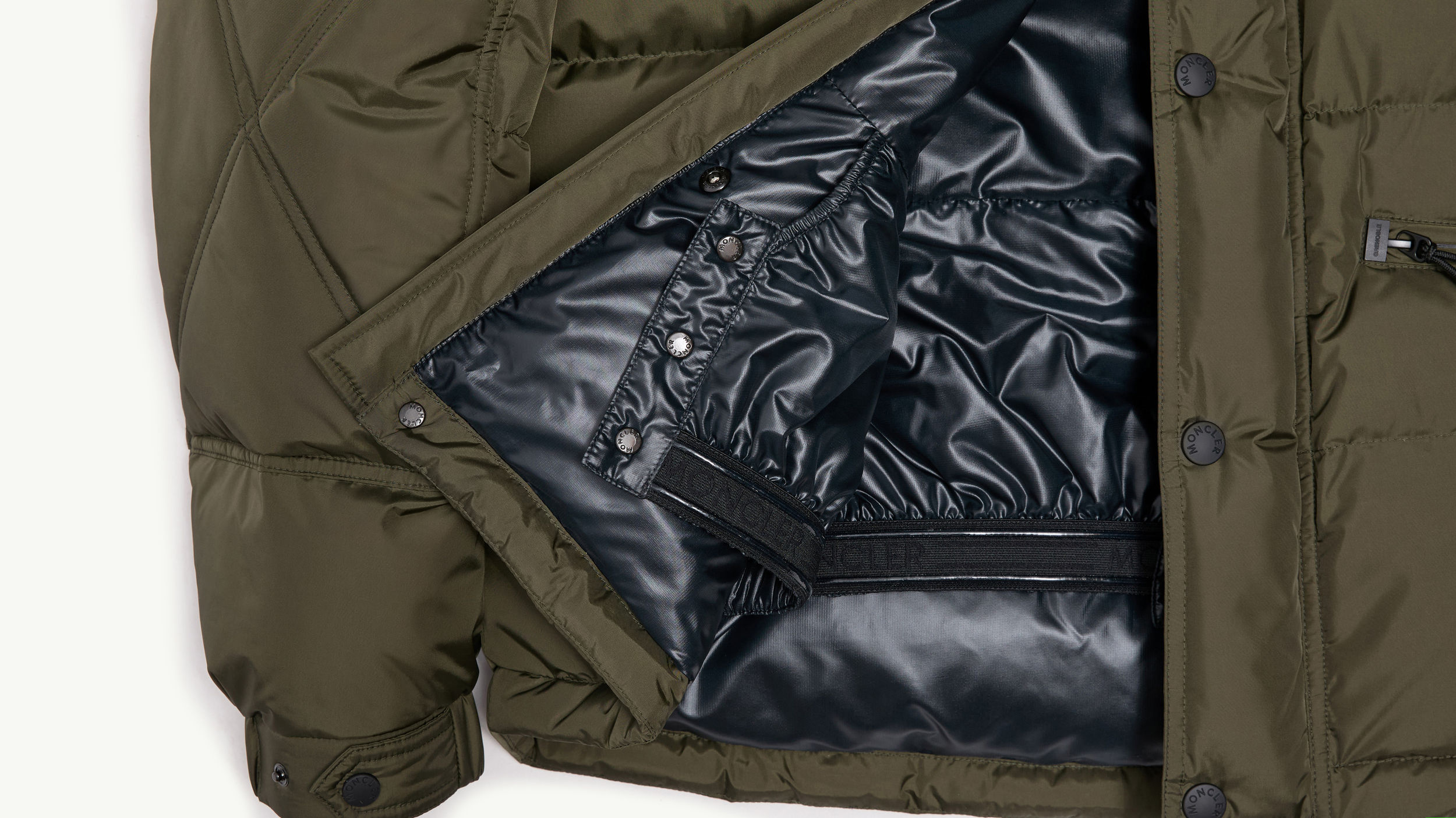 Slide 3 - Inner Pocket with Lens Cloth