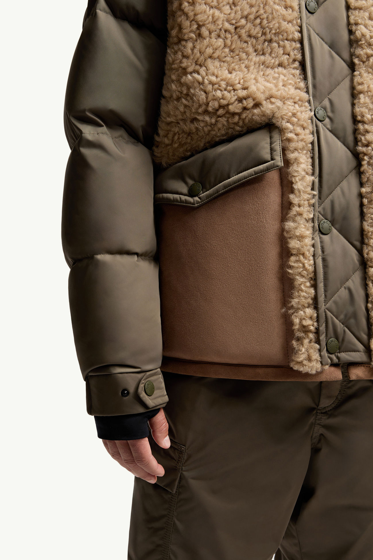 Piumino Corto in Shearling Grifford con Cappuccio Uomo Verde Oliva Moncler 6