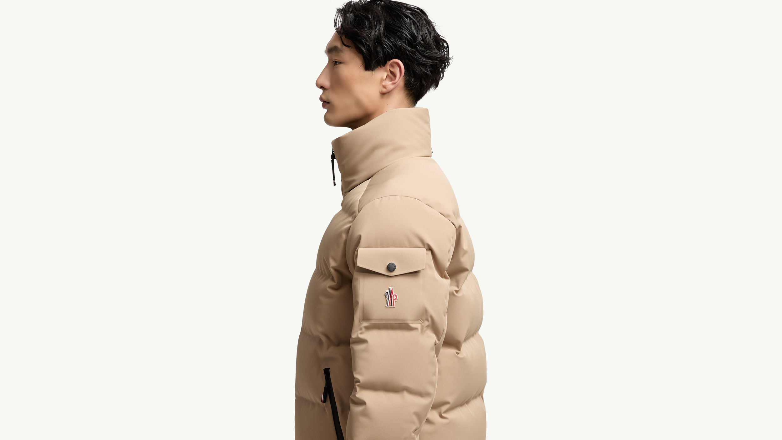 Slide 2 - 滑雪通行證口袋