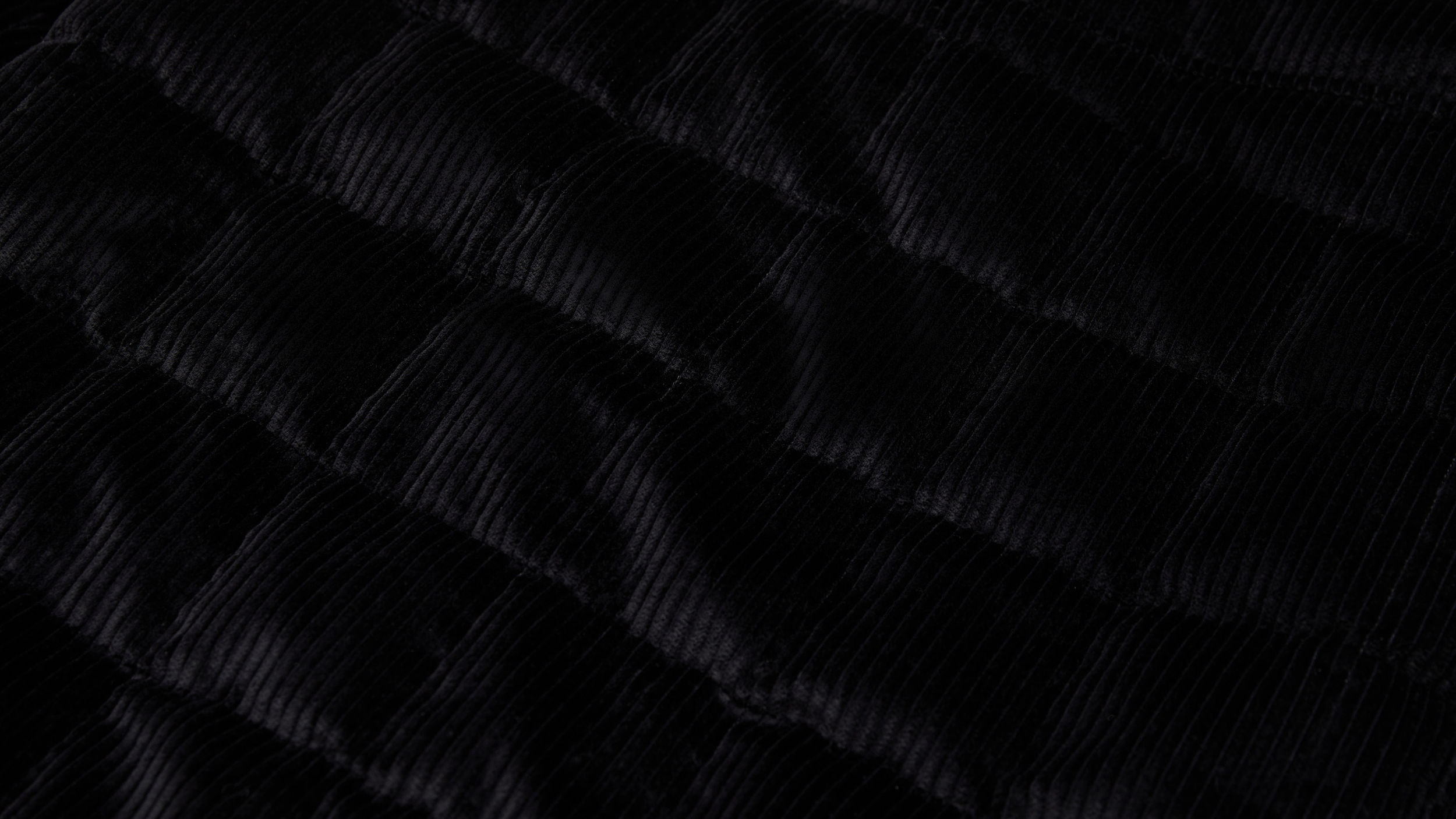 Slide 1 - product.feature.texturecorduroy.title