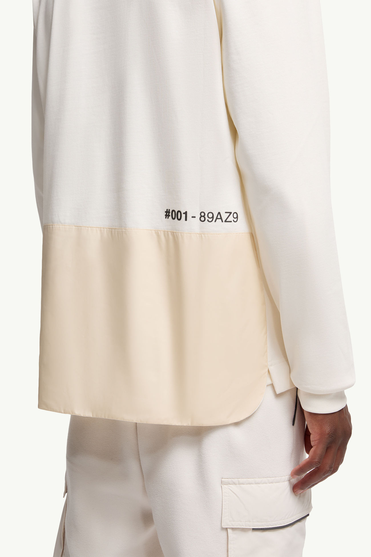 T-shirt a maniche lunghe logata in cotone Uomo Bianco Moncler 5