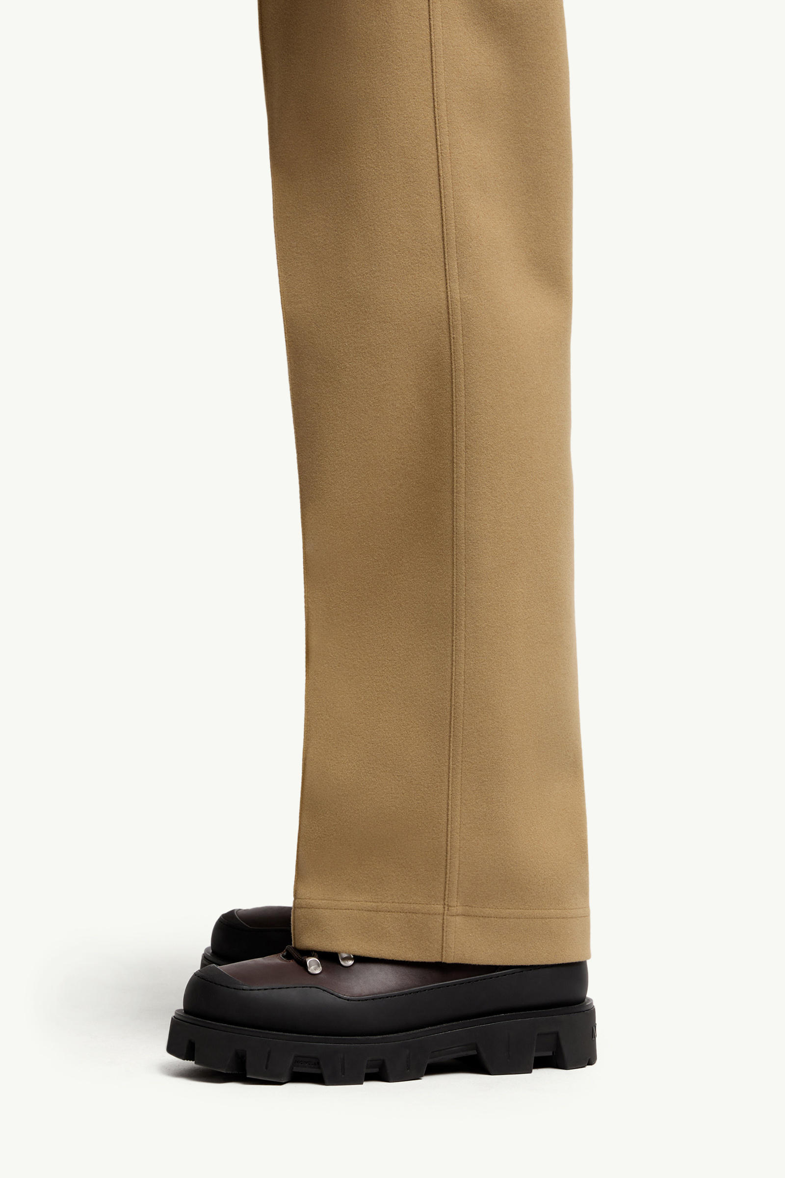 Pantalon de survêtement en coton à logo embossé Hommes Beige Moncler 1