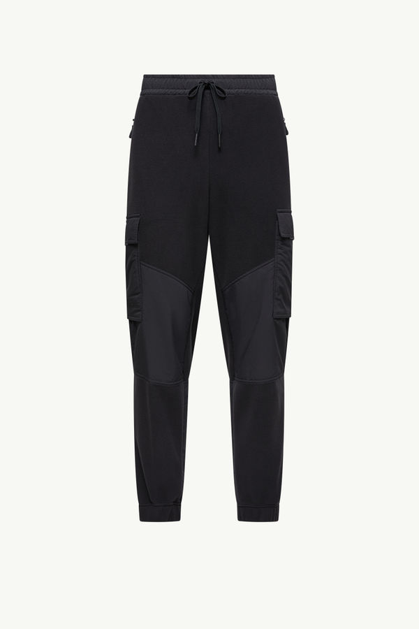 https://moncler-cdn.thron.com/api/v1/content-delivery/shares/dpx6uv/contents/K20978H0000389AK8999_F/image/K20978H0000389AK8999_F