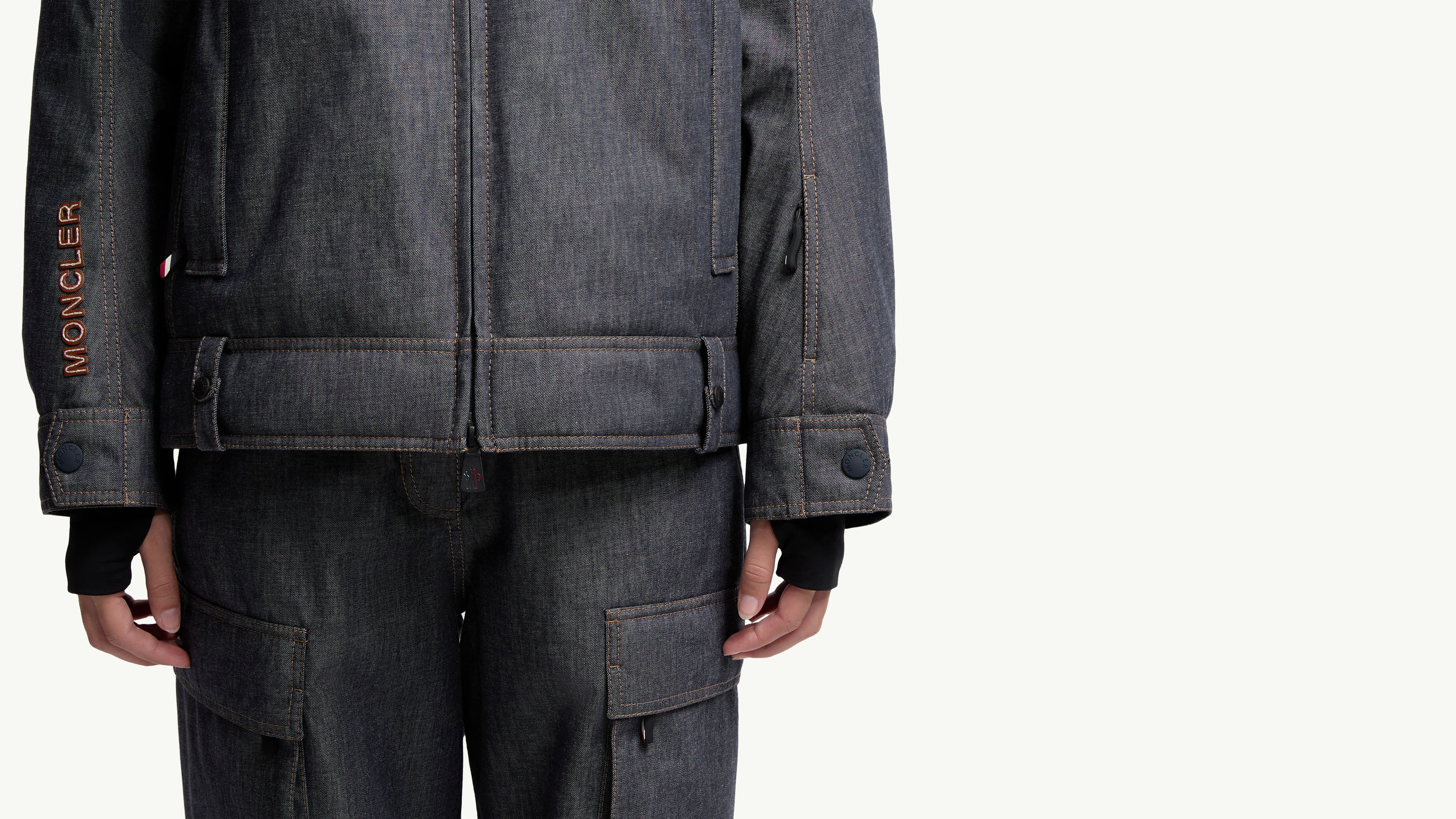 Slide 3 - product.feature.sleevedetailsskipass.title