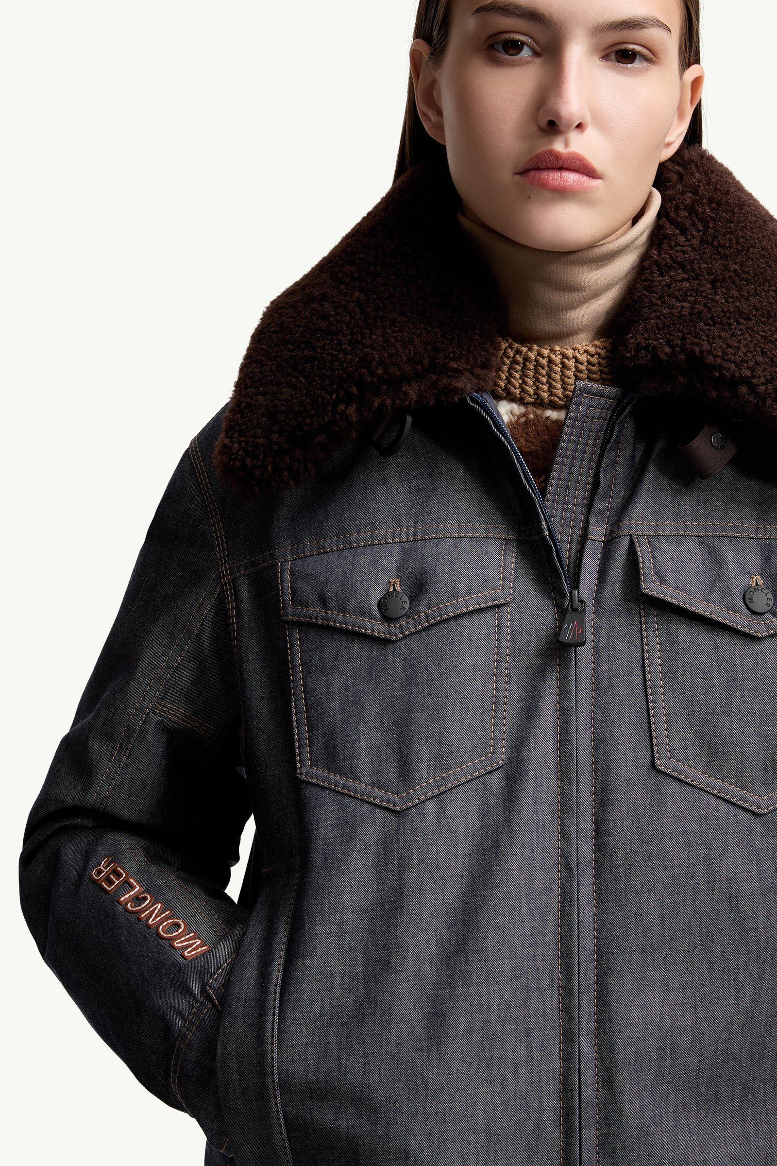 【クリーニング後出品】 モンクレール ダウンジャケット ダークグレイ ダークグレー Yunque スキージャケット : ショートダウンジャケット