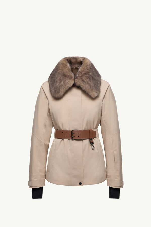 https://moncler-cdn.thron.com/api/v1/content-delivery/shares/dpx6uv/contents/K20981A00002598P523Q_F/image/K20981A00002598P523Q_F