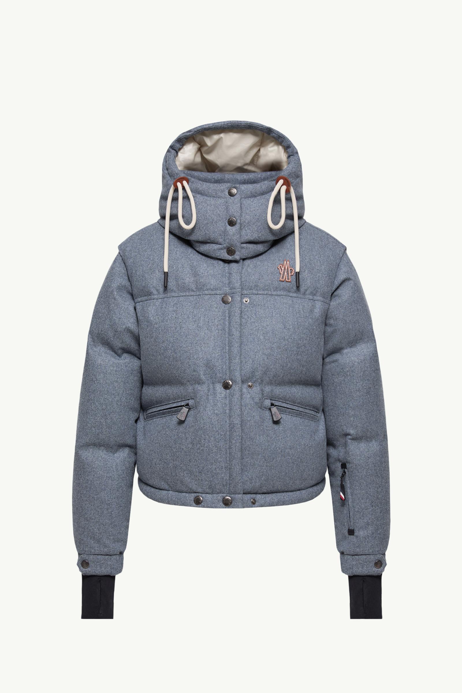 https://moncler-cdn.thron.com/api/v1/content-delivery/shares/dpx6uv/contents/K20981A00005595H678J_F/image/K20981A00005595H678J_F