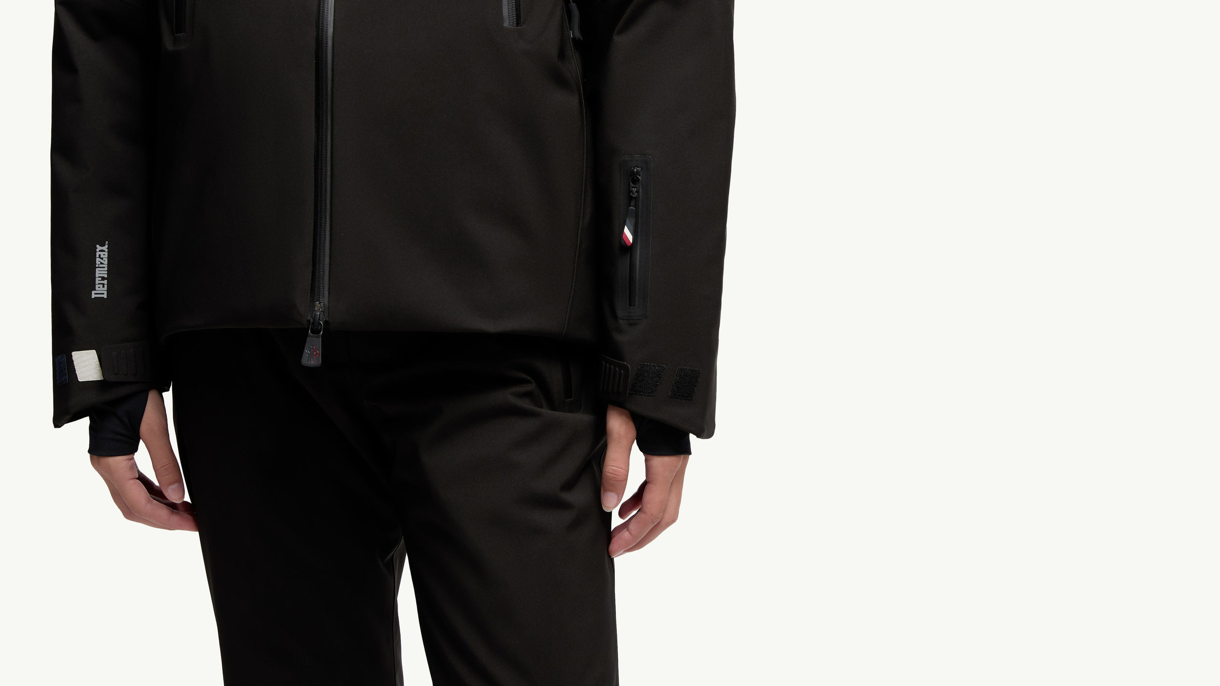 Slide 3 - Poche pour forfait de ski