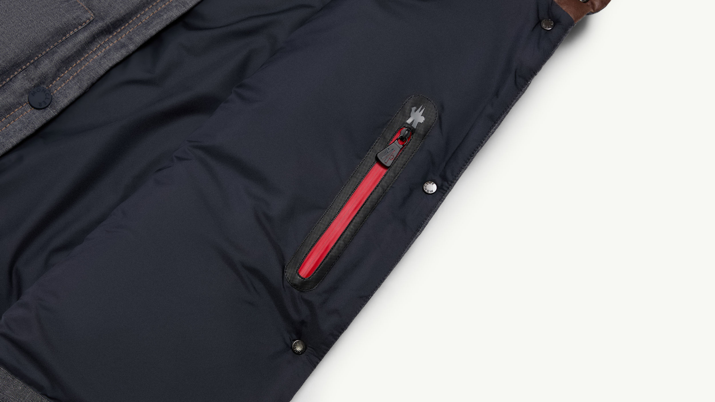 Slide 2 - Tasca per smartphone