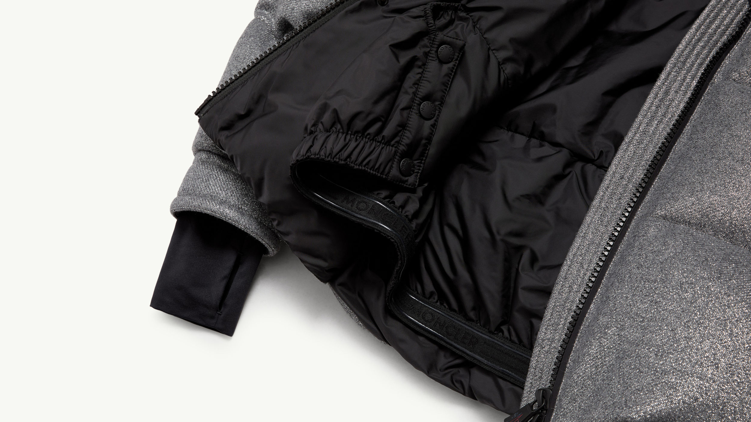 Slide 3 - product.feature.texturewindproofpowderskirt.title