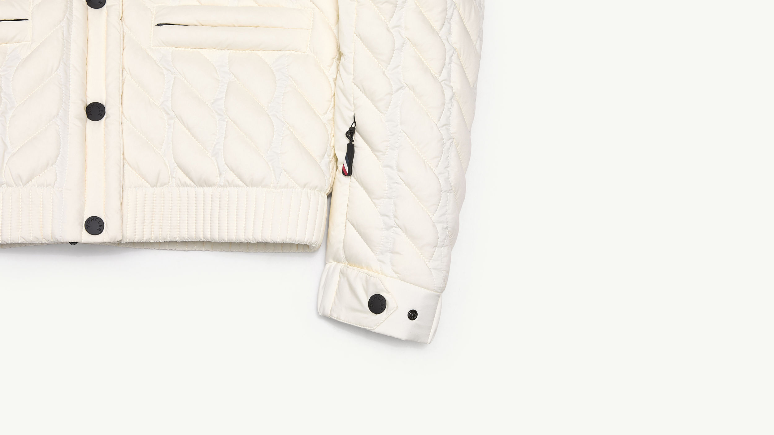 Slide 1 - product.feature.sleevedetailsskipass.title