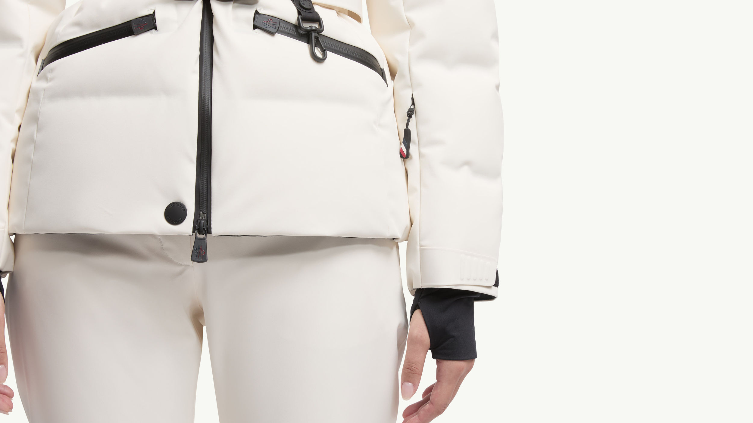 Slide 1 - スキーパスポケット