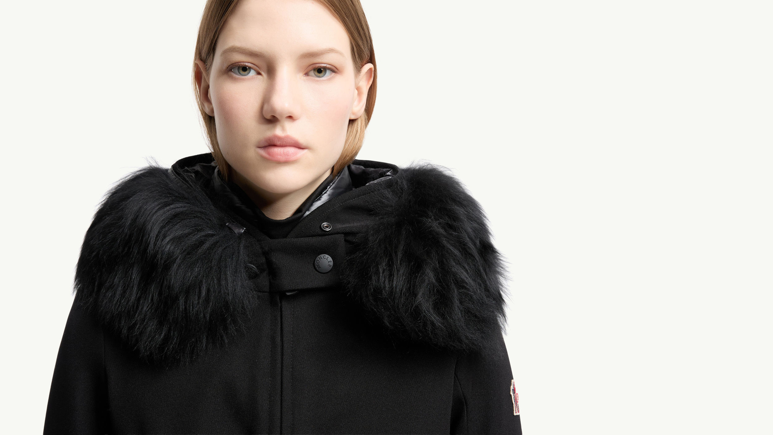 Slide 1 - product.feature.detachablefur.title