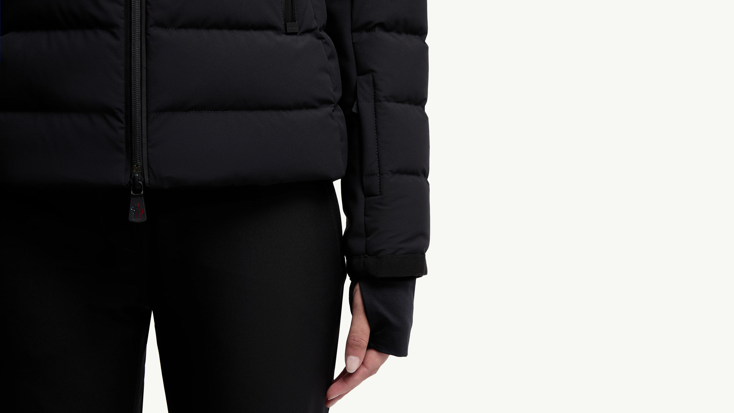 Slide 1 - product.feature.sleevedetailsskipass.title