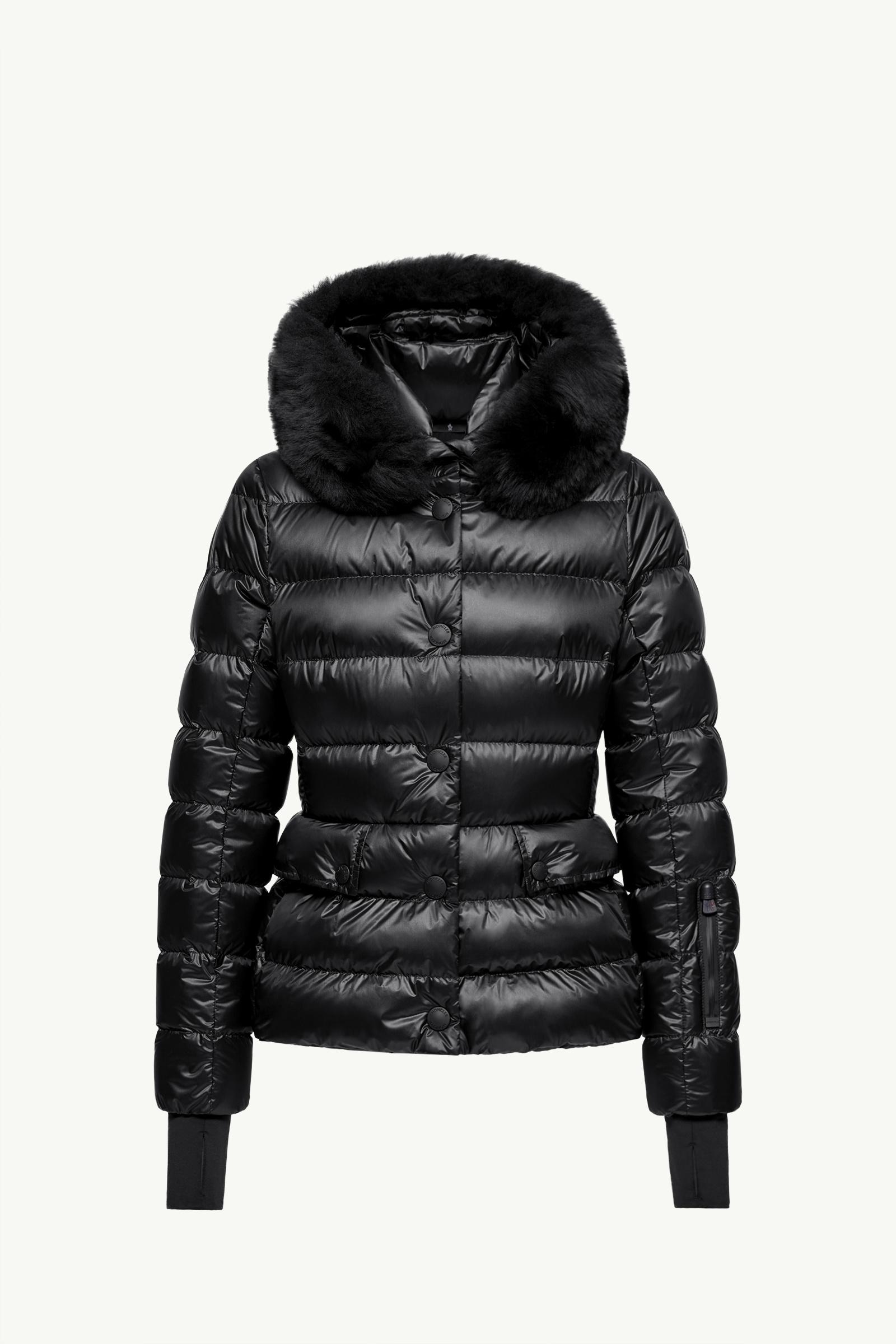 https://moncler-cdn.thron.com/api/v1/content-delivery/shares/dpx6uv/contents/K20981A0006353071999_F/image/K20981A0006353071999_F