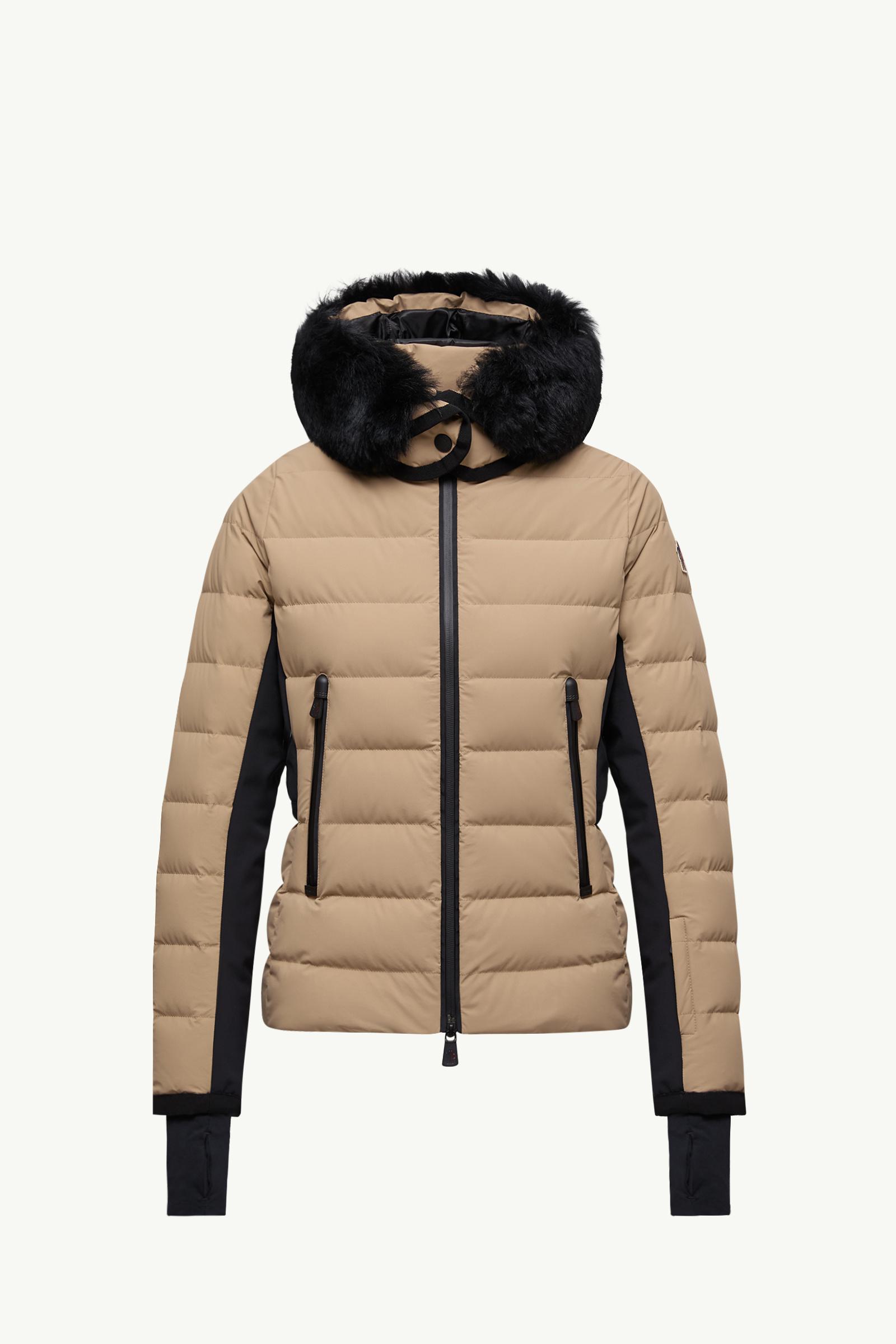 https://moncler-cdn.thron.com/api/v1/content-delivery/shares/dpx6uv/contents/K20981A000655399D226_F/image/K20981A000655399D226_F