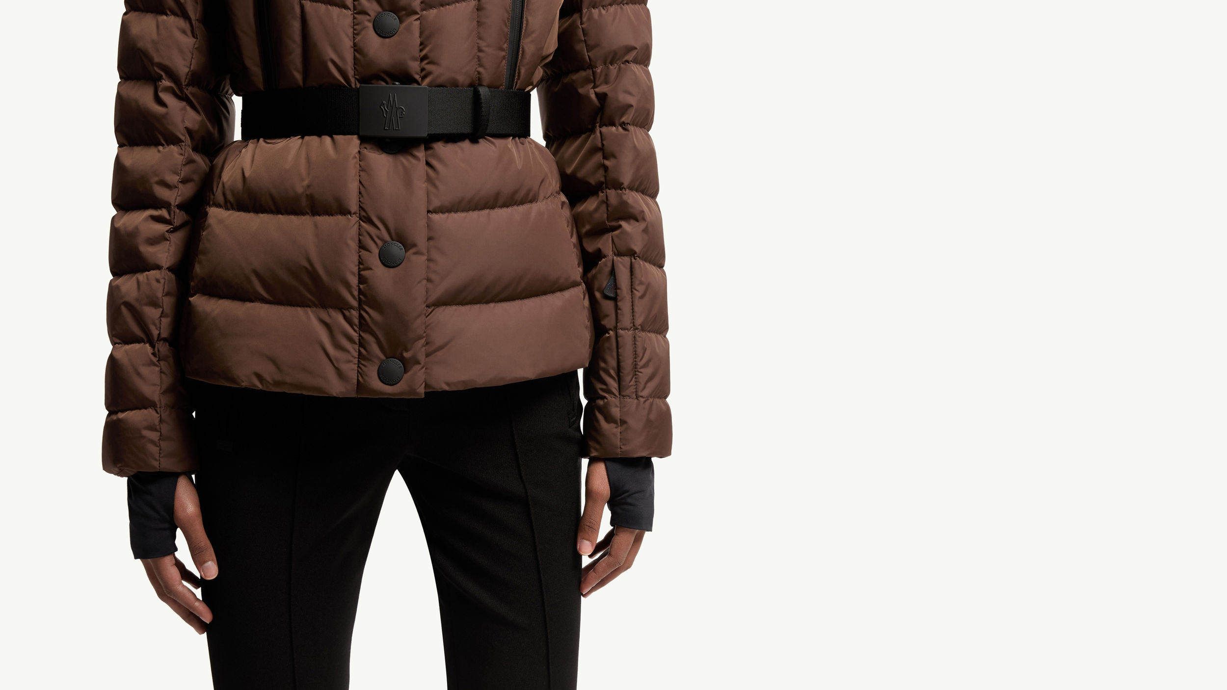 Slide 2 - 滑雪通行证口袋