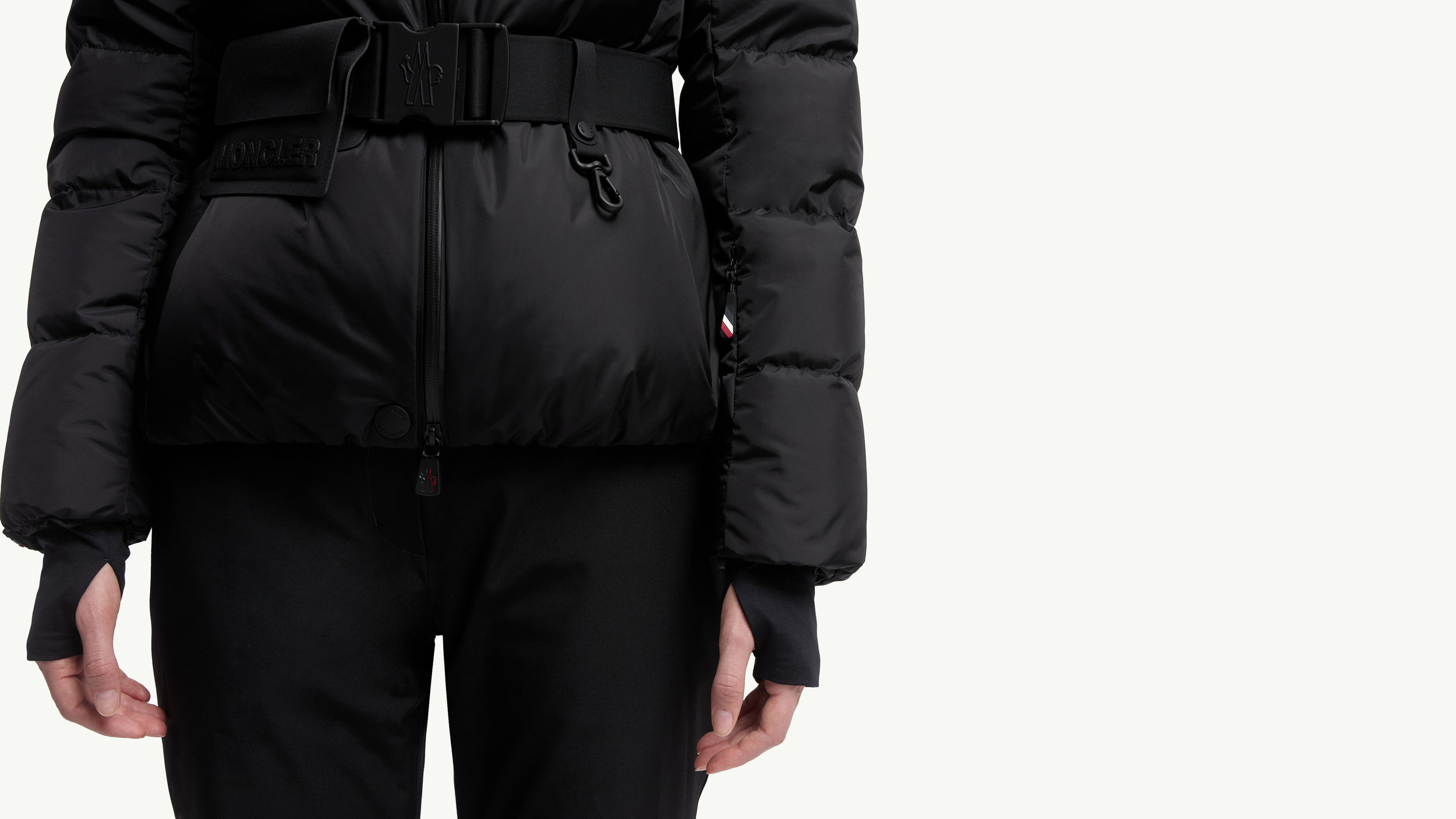 Slide 1 - product.feature.sleevedetailsskipass.title