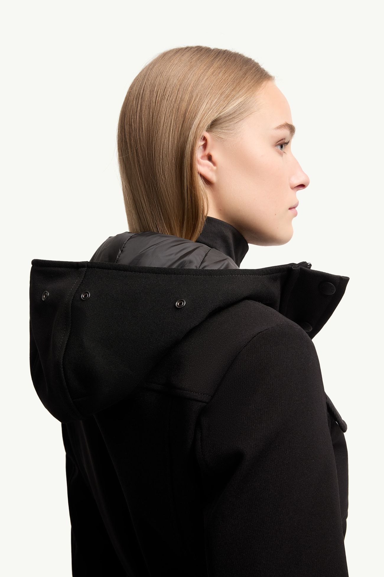 Plumífero de esquí con ribete de piel de oveja joven Linotte Mujer Negro Moncler 6