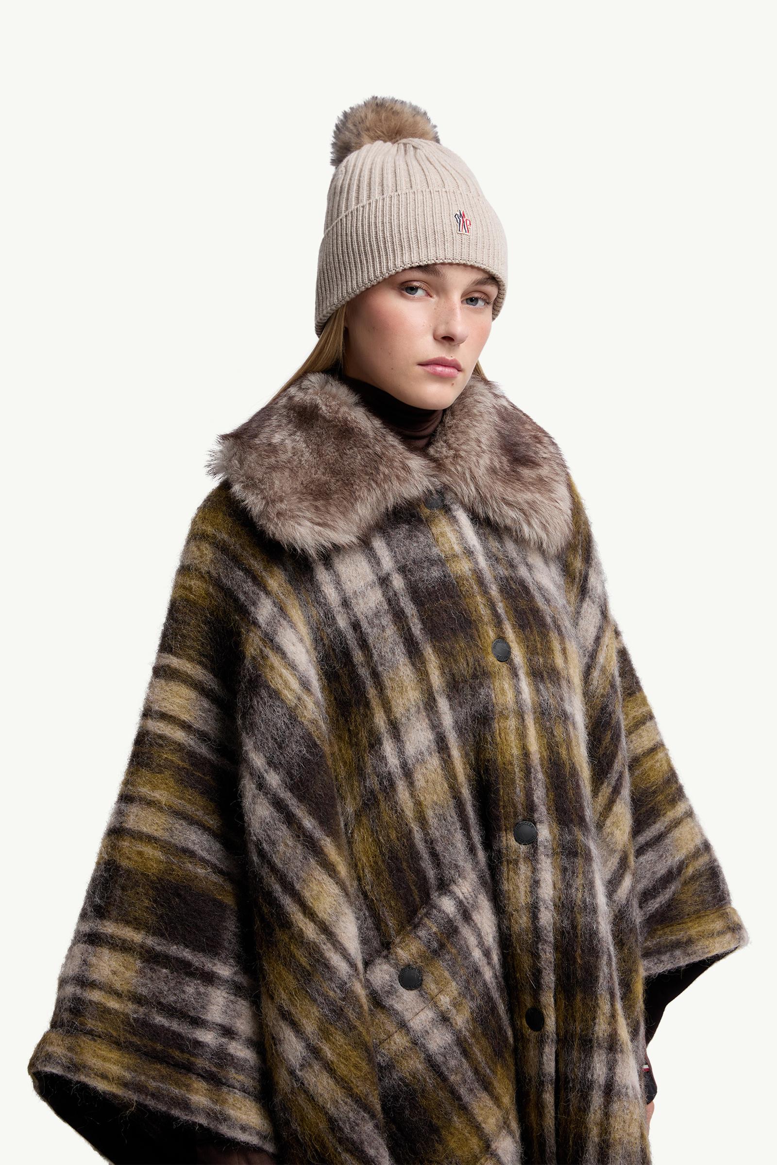 Bonnet en cachemire avec pompon Femmes Beige Clair Moncler 1