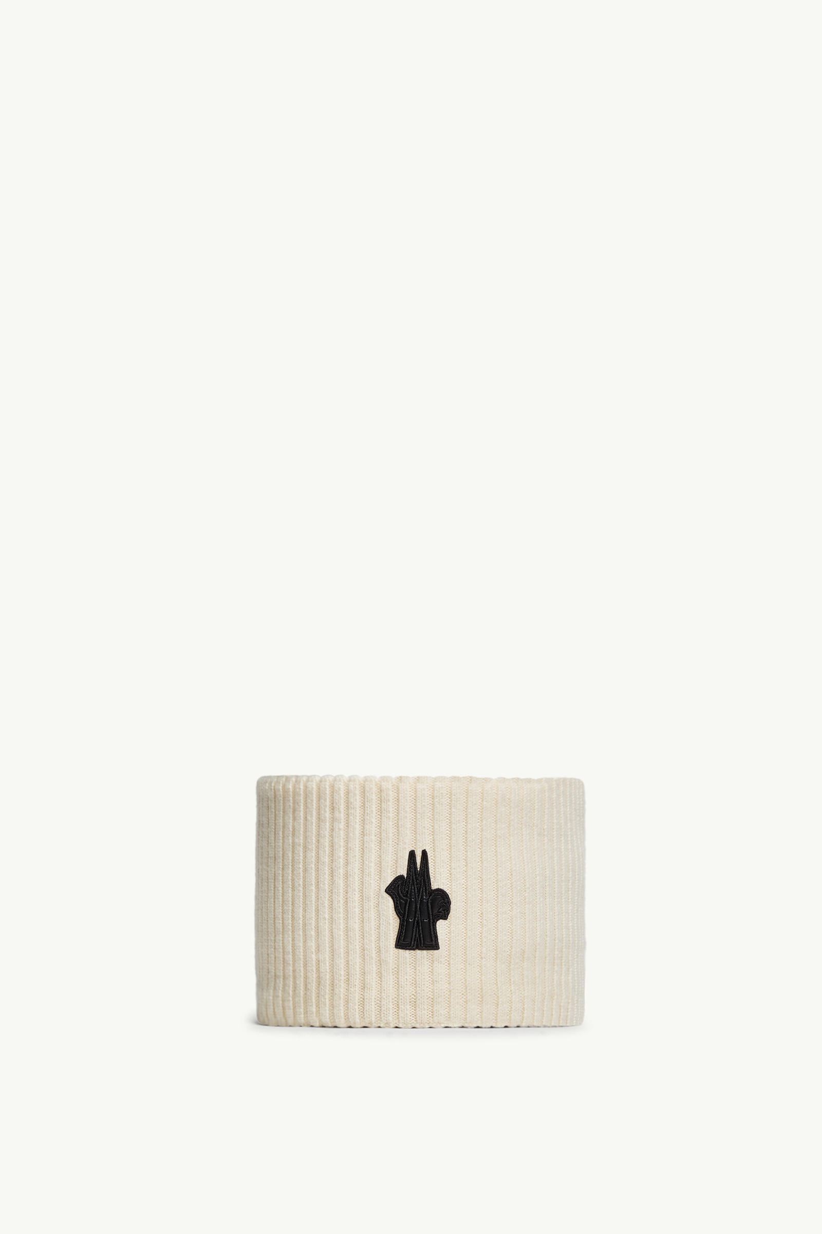 https://moncler-cdn.thron.com/api/v1/content-delivery/shares/dpx6uv/contents/K20983B00015M1131034_F/image/K20983B00015M1131034_F