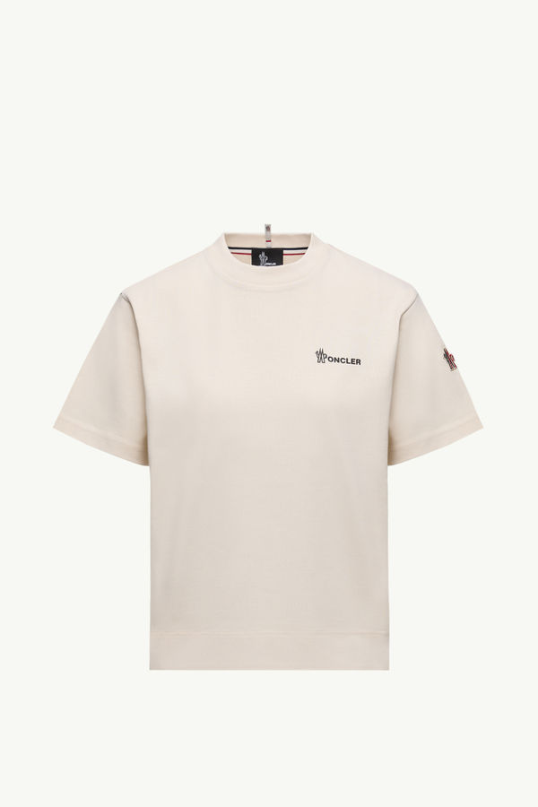 https://moncler-cdn.thron.com/api/v1/content-delivery/shares/dpx6uv/contents/K20988C0000289AZ9034_F/image/K20988C0000289AZ9034_F