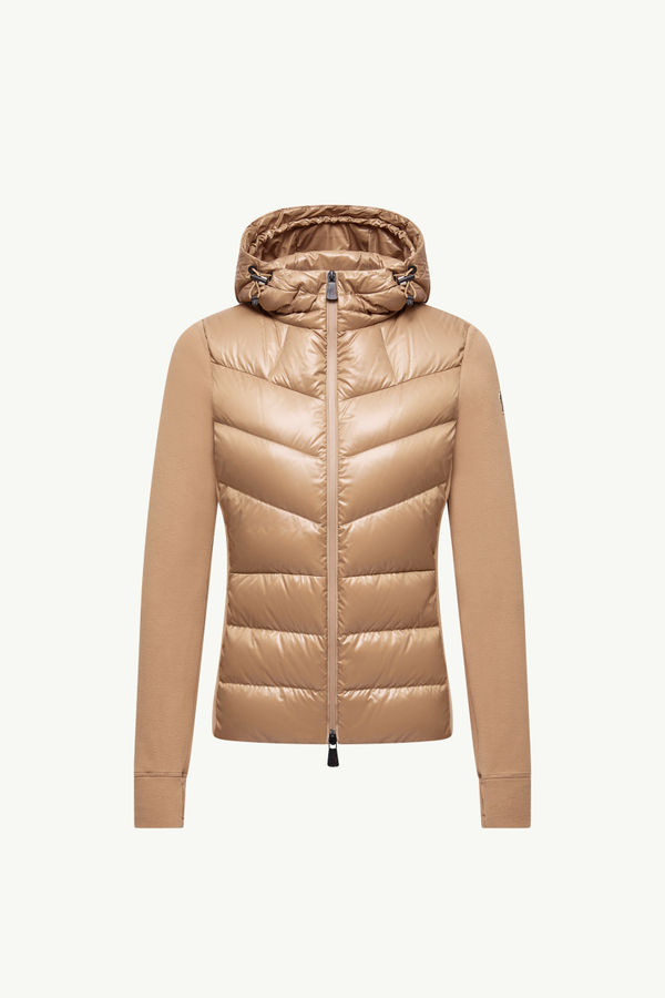 https://moncler-cdn.thron.com/api/v1/content-delivery/shares/dpx6uv/contents/K20988G000188009324P_F/image/K20988G000188009324P_F