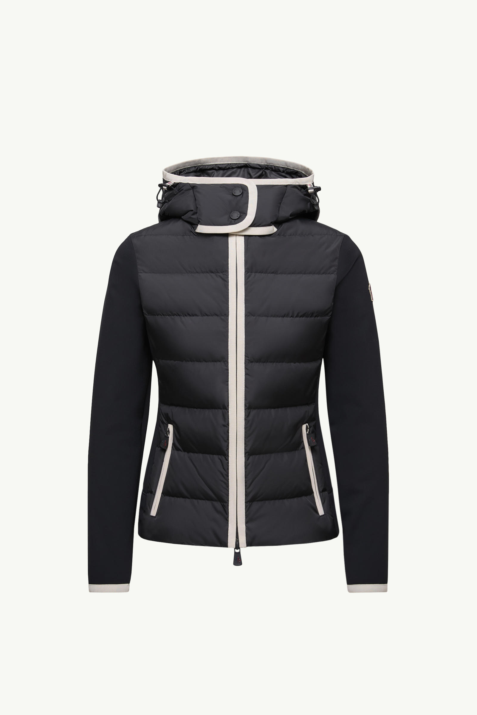 https://moncler-cdn.thron.com/api/v1/content-delivery/shares/dpx6uv/contents/K20988G0002189AUE999_F/image/K20988G0002189AUE999_F