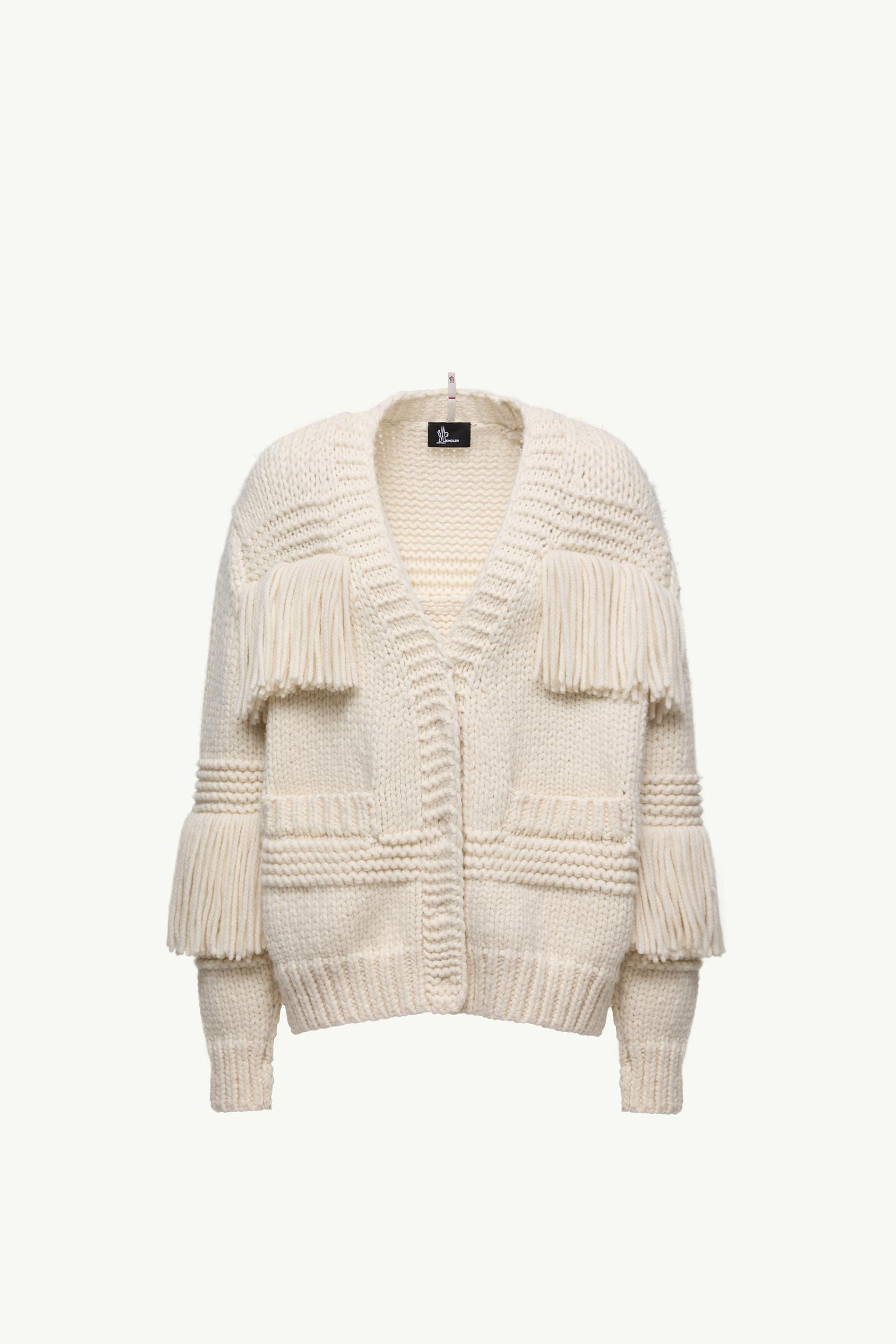 https://moncler-cdn.thron.com/api/v1/content-delivery/shares/dpx6uv/contents/K20989B00008M2346034_F/image/K20989B00008M2346034_F