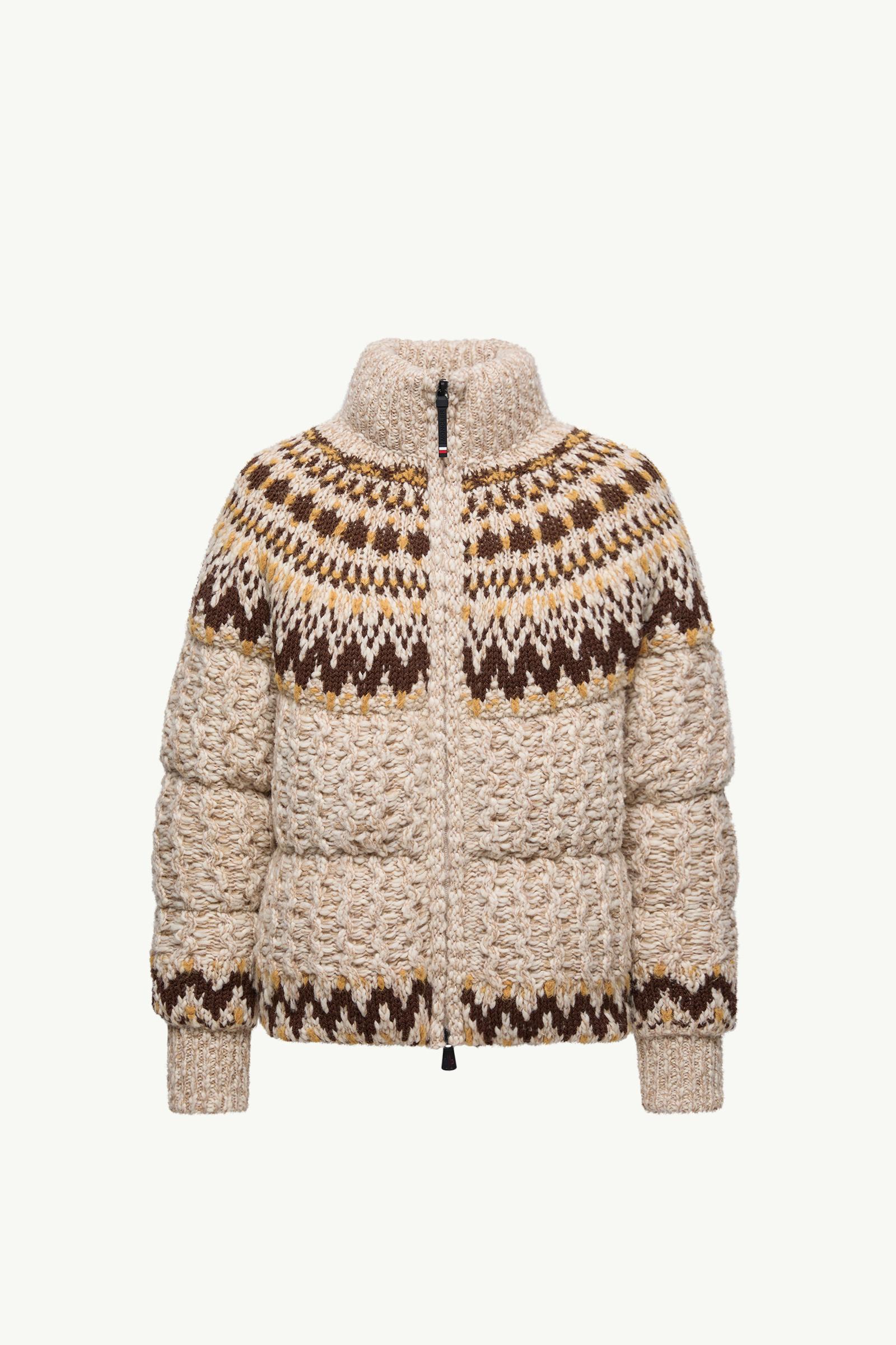 https://moncler-cdn.thron.com/api/v1/content-delivery/shares/dpx6uv/contents/K20989B00013M7948F01_F/image/K20989B00013M7948F01_F