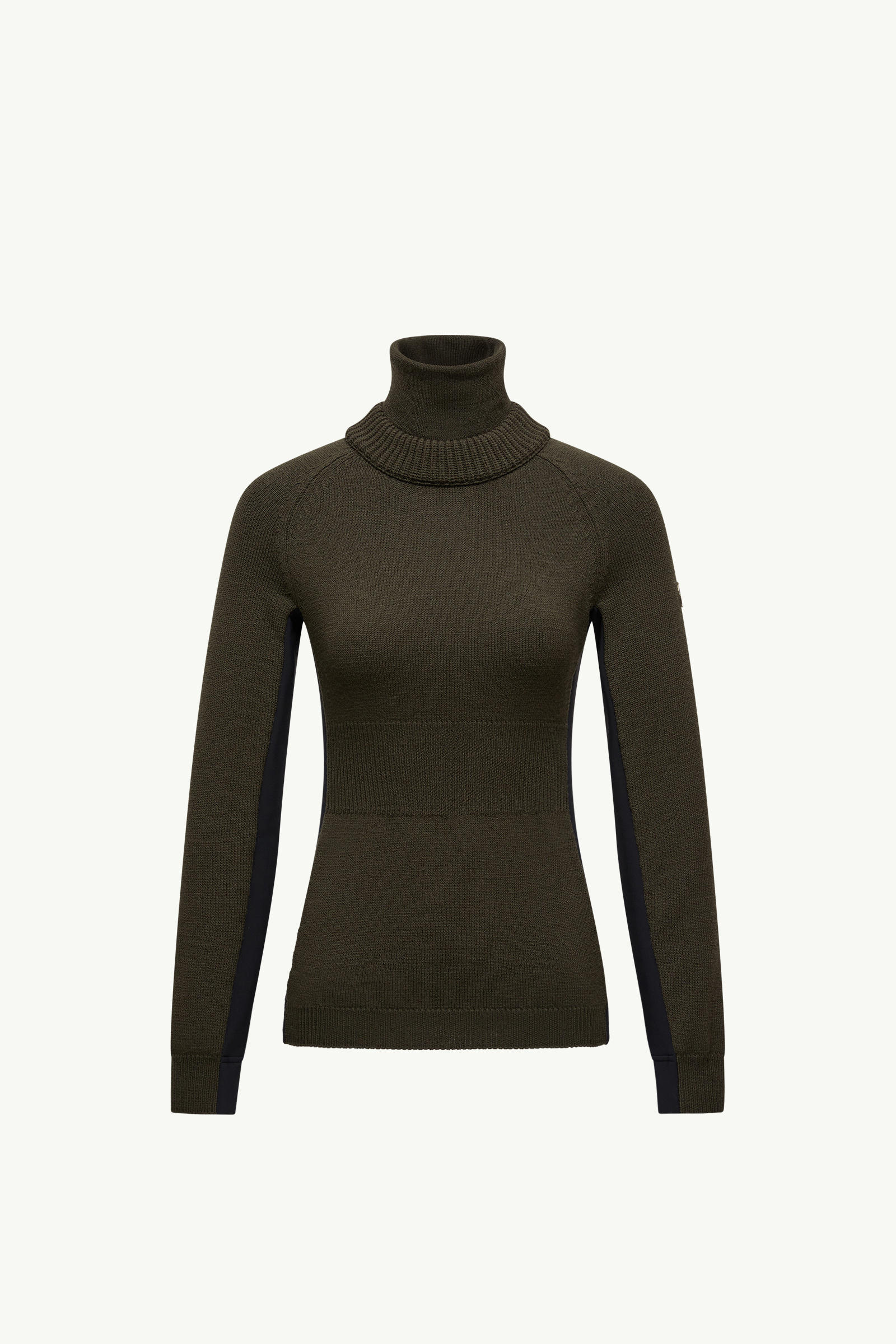 https://moncler-cdn.thron.com/api/v1/content-delivery/shares/dpx6uv/contents/K20989F00003A9462886_F/image/K20989F00003A9462886_F